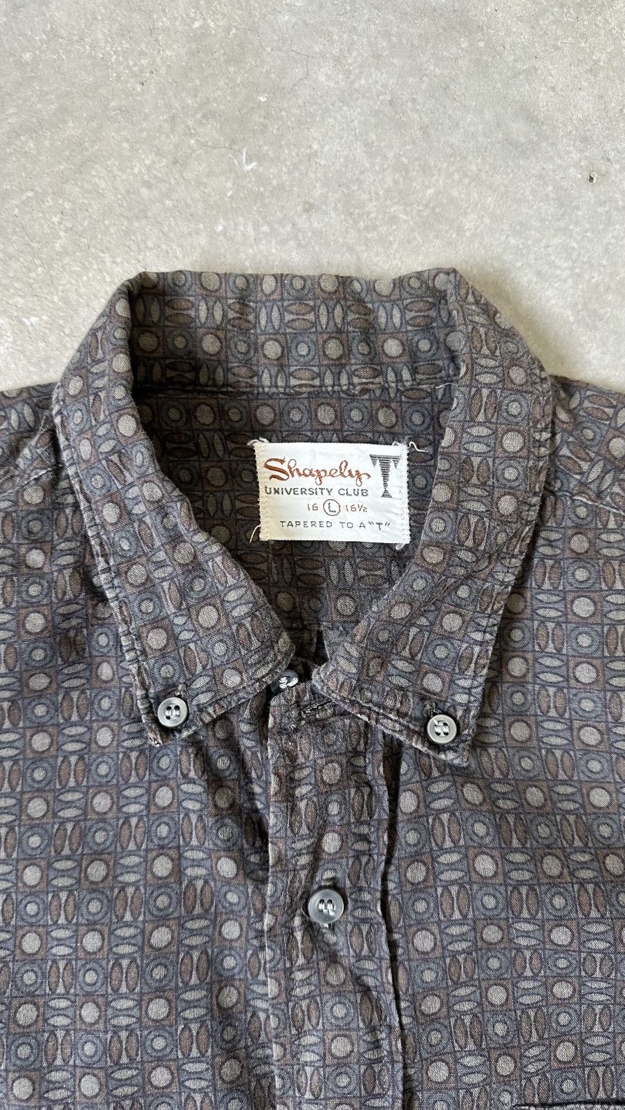 Vintage VINTAGE 80S SHAPELY UNIVERSITY CLUB PATTERN SHIRT Size US L / EU 52-54 / 3 - 5 Thumbnail