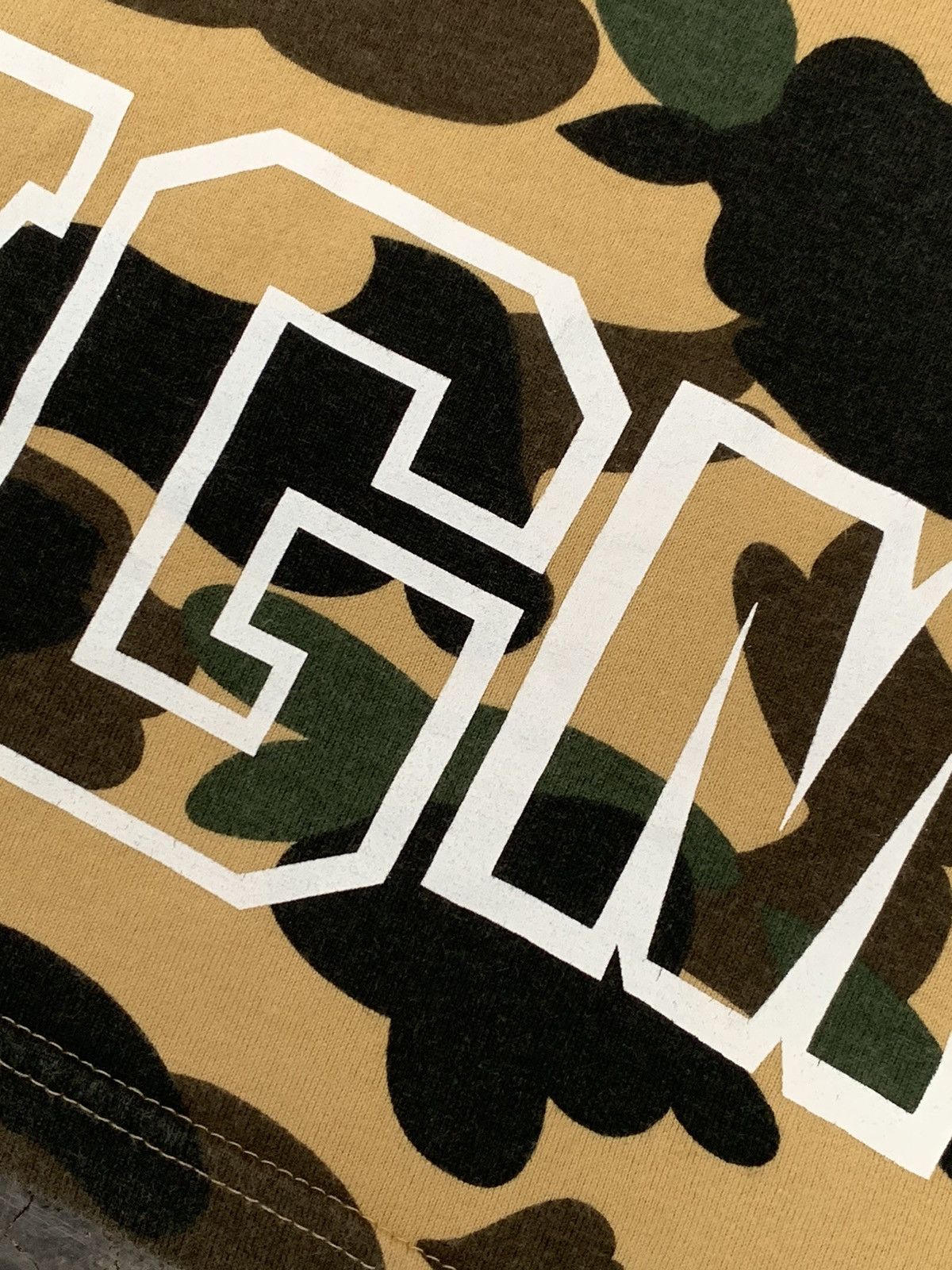 Bape 1st Bape Camo Shark Tee Size US M / EU 48-50 / 2 - 11 Thumbnail