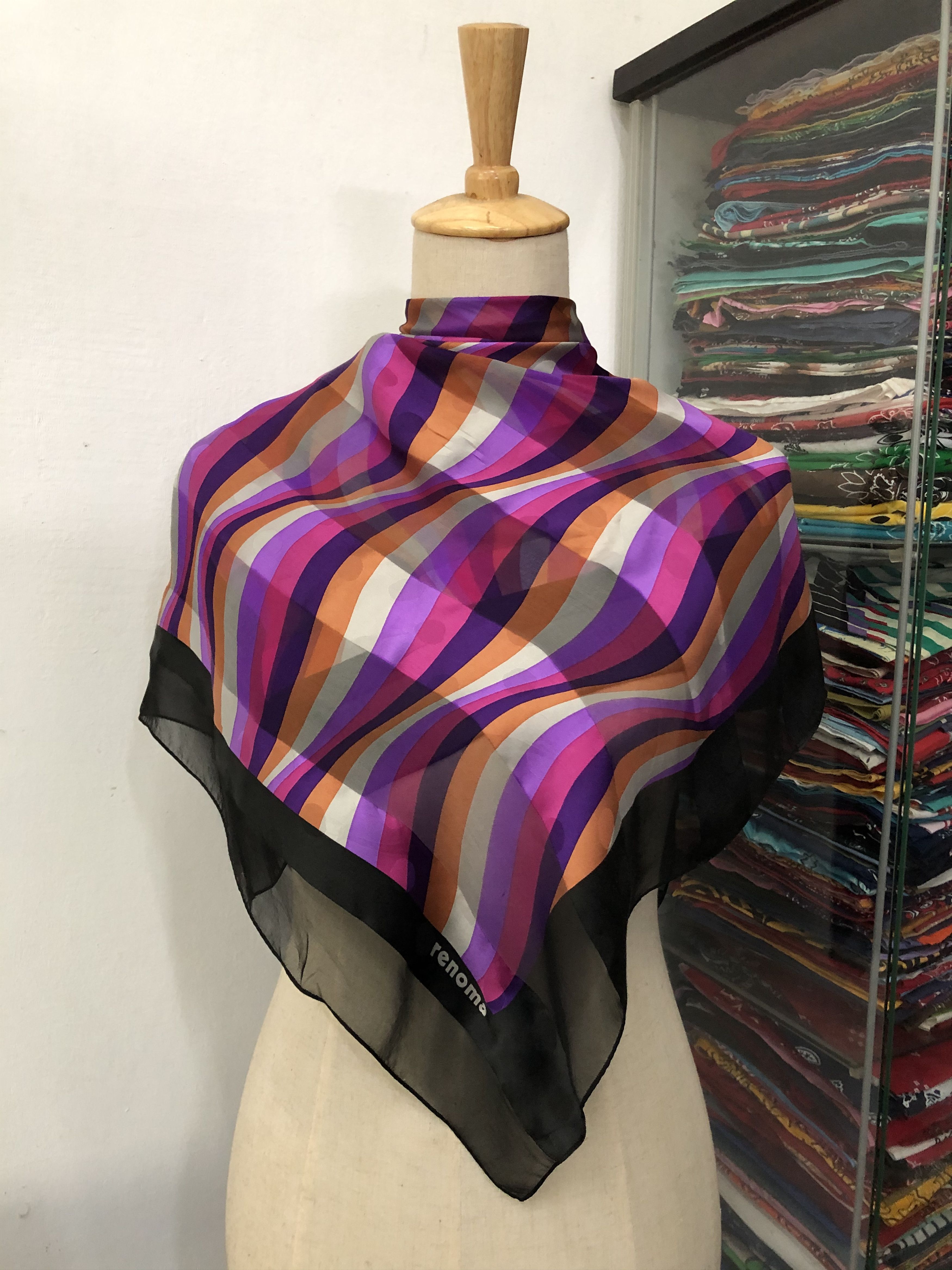 Renoma × Vintage Vintage Renoma Silk Scarf Size ONE SIZE - 1 Thumbnail