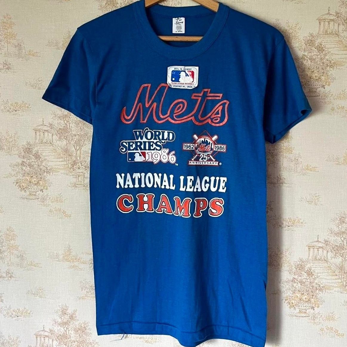 Other NWT Vintage 1986 NY Mets World Series Tee | Medium (17x28”) Size US M / EU 48-50 / 2 - 1 Thumbnail