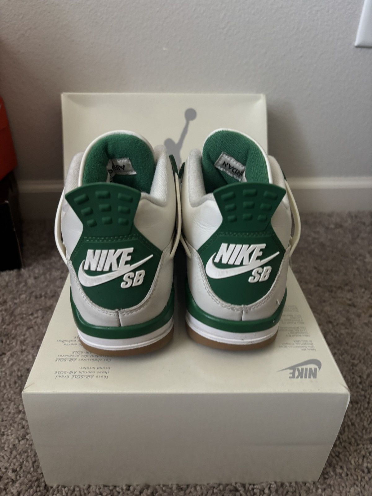 Nike Jordan 4 pine green Size US 5 / EU 37 - 5 Thumbnail