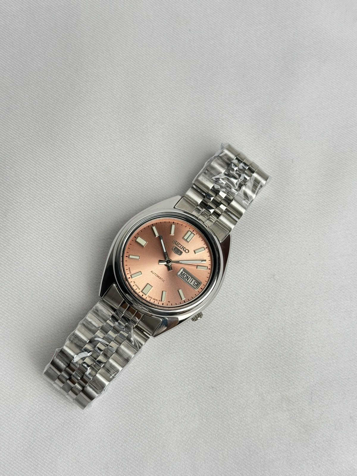 Seiko Seiko 5 7009-Japan Auto |salmon Dial | Day & Date Size 36 - 13 Thumbnail