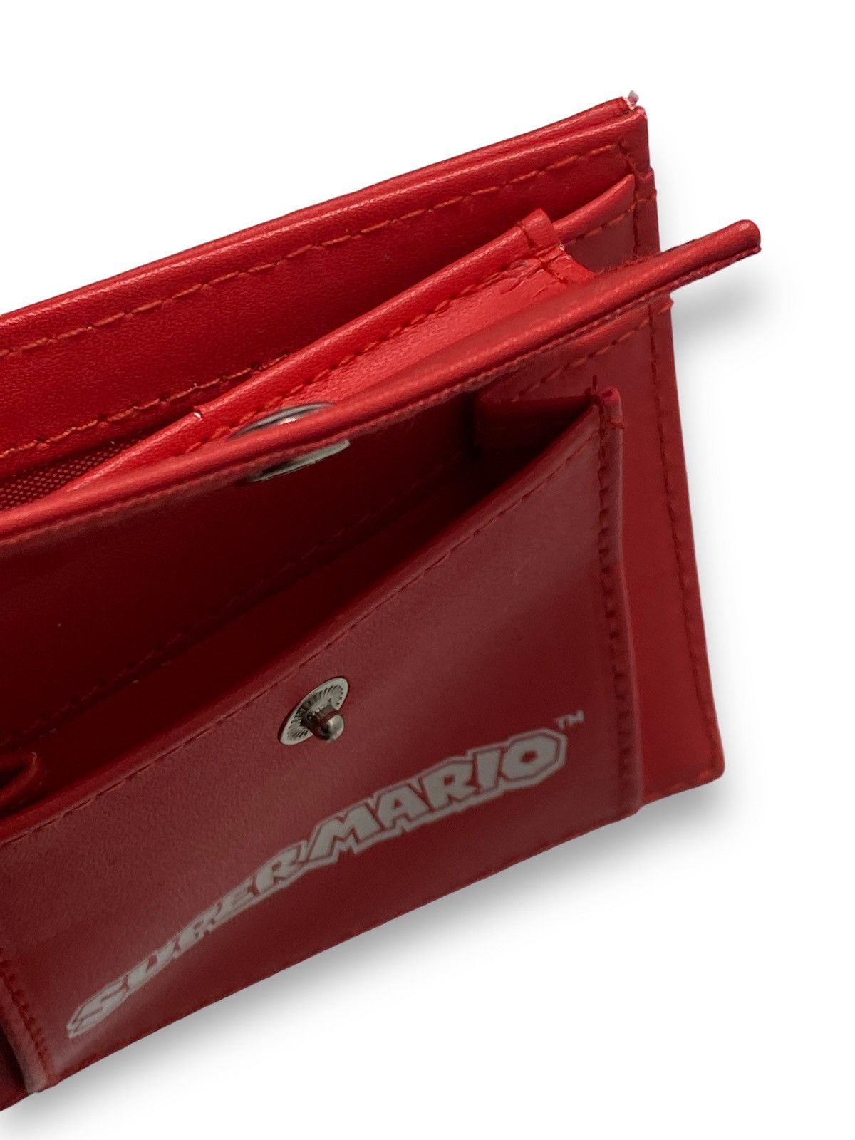 Nintendo 2018 Vintage MARIO NINTENDO Big M Logo Red Purse Wallet Size ONE SIZE - 4 Thumbnail