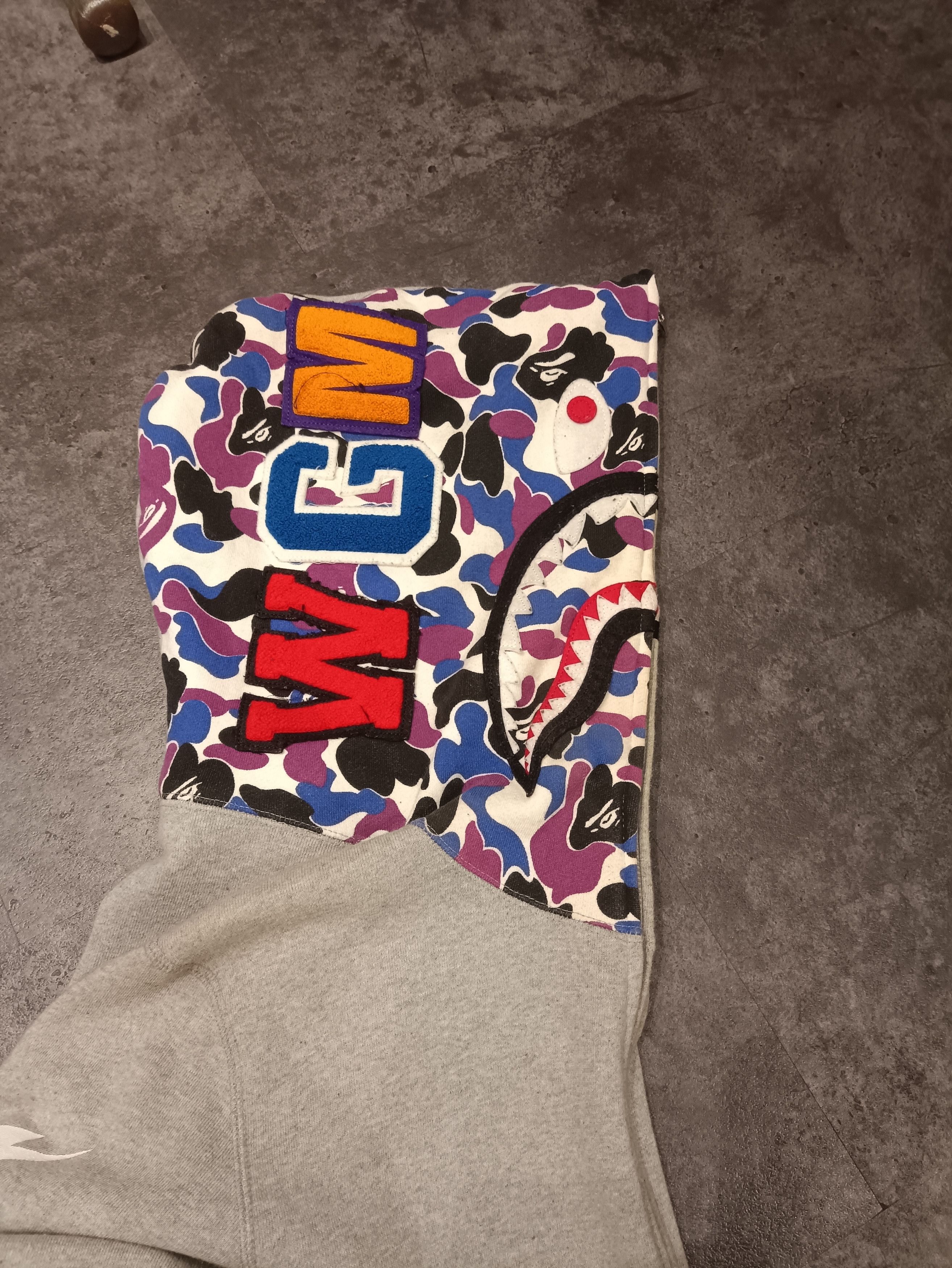 Bape Bape Sharks 10th Anniversary Hongkong Hoodie Size US L / EU 52-54 / 3 - 14 Thumbnail