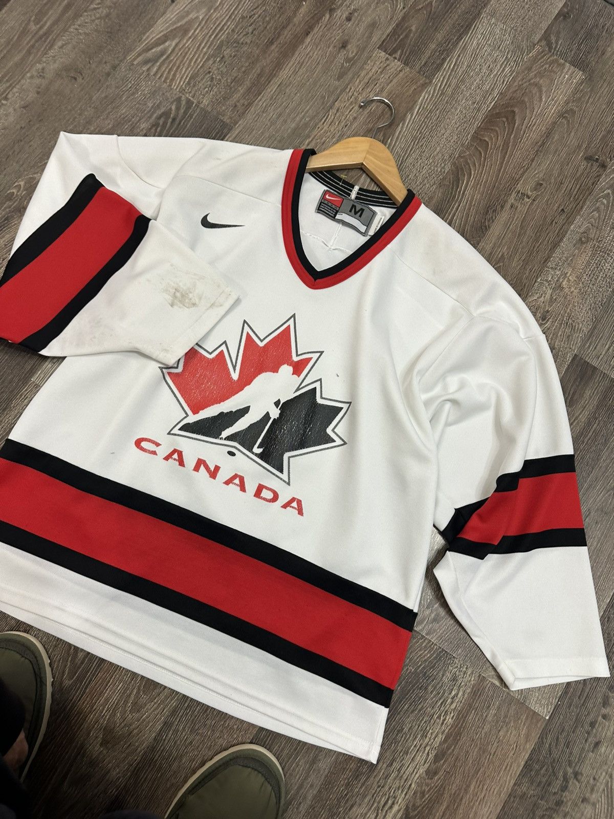 Nike Vintage nike team canada hockey jersey Size US M / EU 48-50 / 2 - 3 Thumbnail