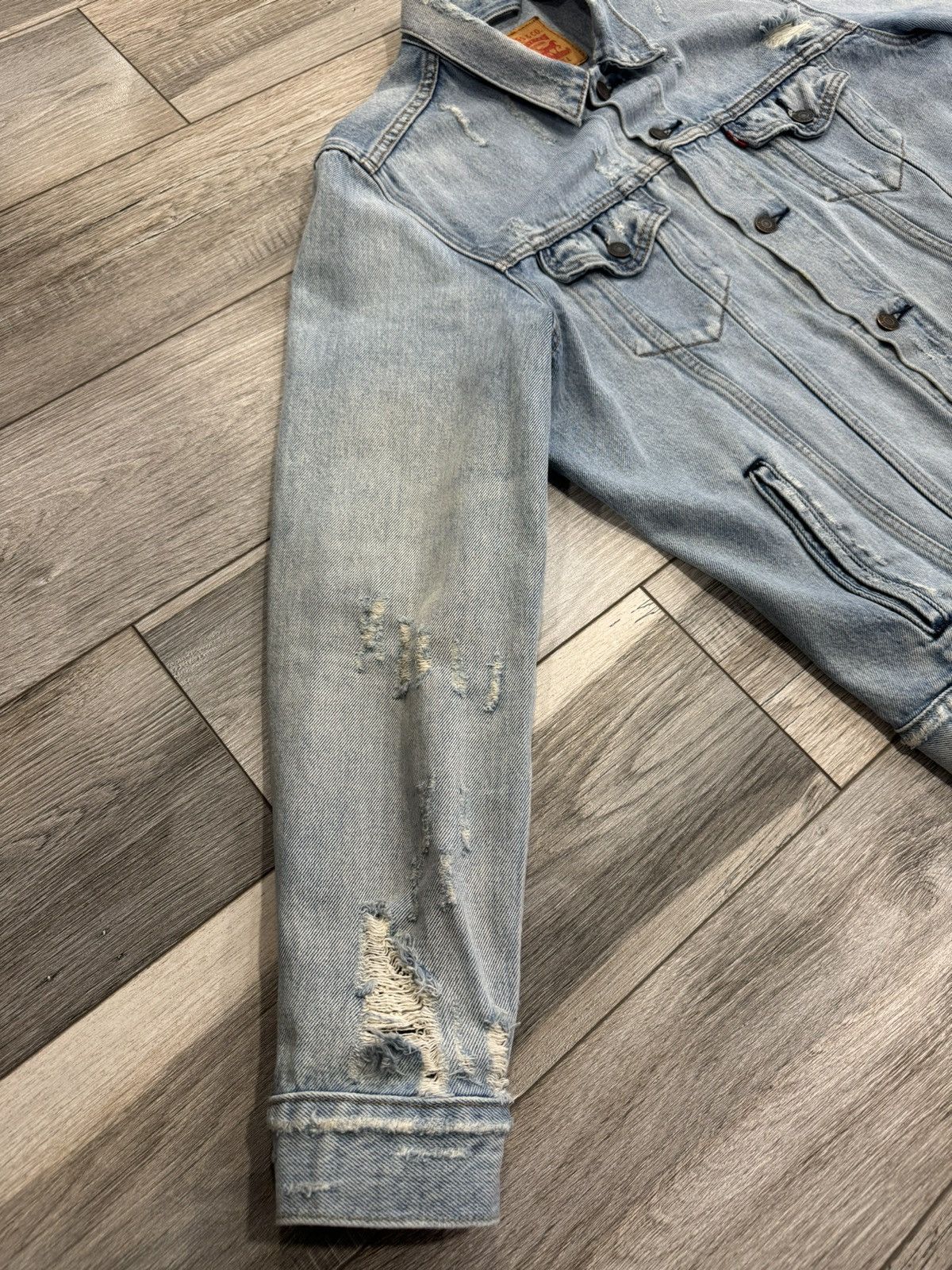 Levi's Distressed Levi’s Denim Jacket Size US L / EU 52-54 / 3 - 4 Thumbnail