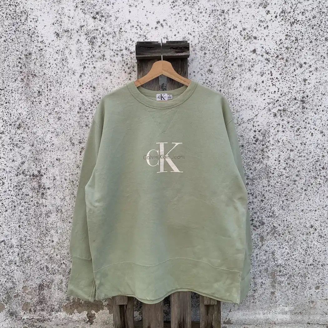 Calvin Klein × Vintage Vintage Calvin Klein Embroidery Baggy Sweater Made In Canada Size US L / EU 52-54 / 3 - 1 Thumbnail