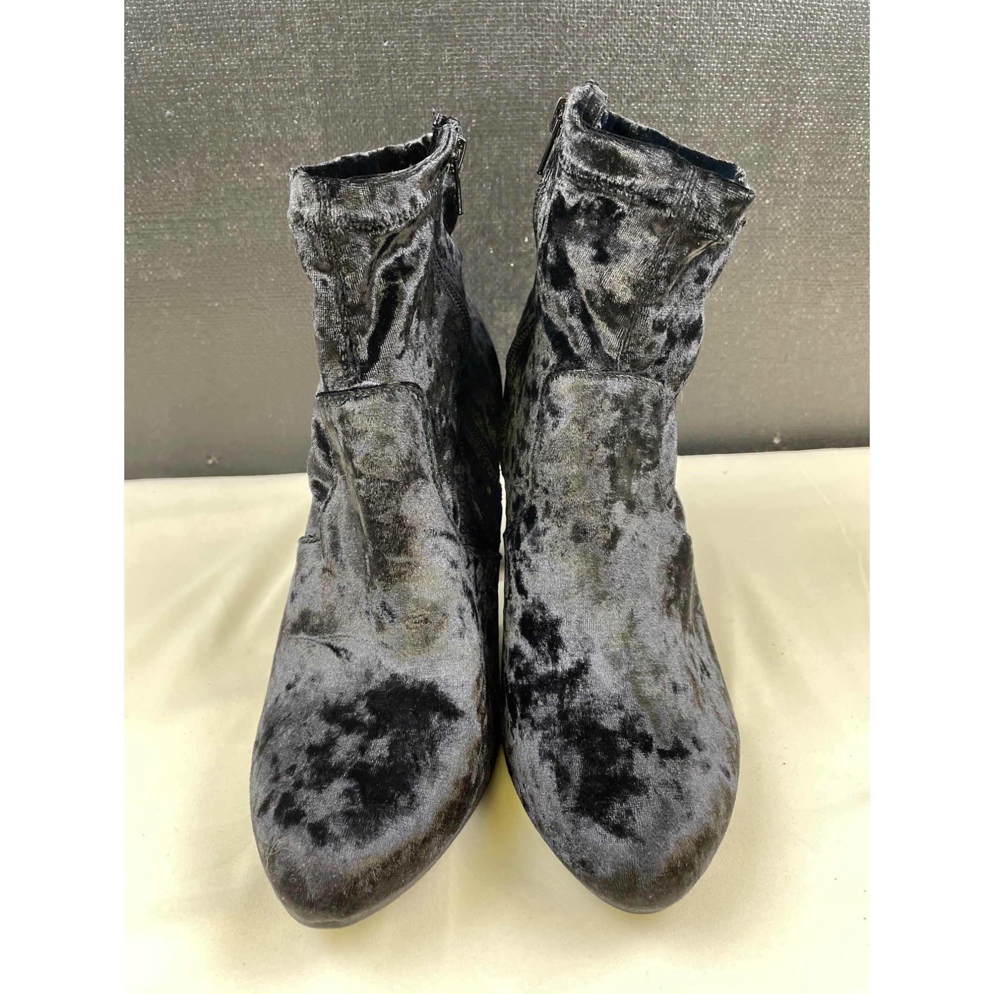 Other Lane Bryant Women's Black Velvet Ankle Shoes/Boots heels 4" Size US 11 / IT 41 - 4 Thumbnail