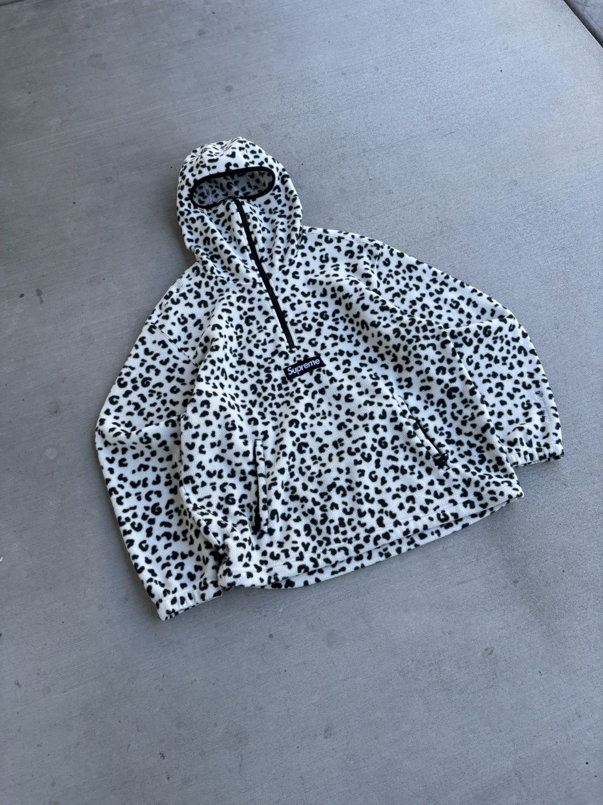 Supreme Supreme x Polar Tech Snow Leopard Size US L / EU 52-54 / 3 - 1 Thumbnail