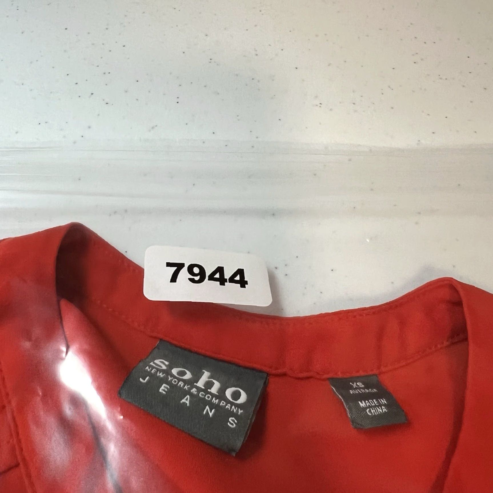 Vintage SOHO New York & Company Sleeveless Red Zip Blouse XS Womens Blouse Zip V-Neck Size XS / US 0-2 / IT 36-38 - 7 Thumbnail