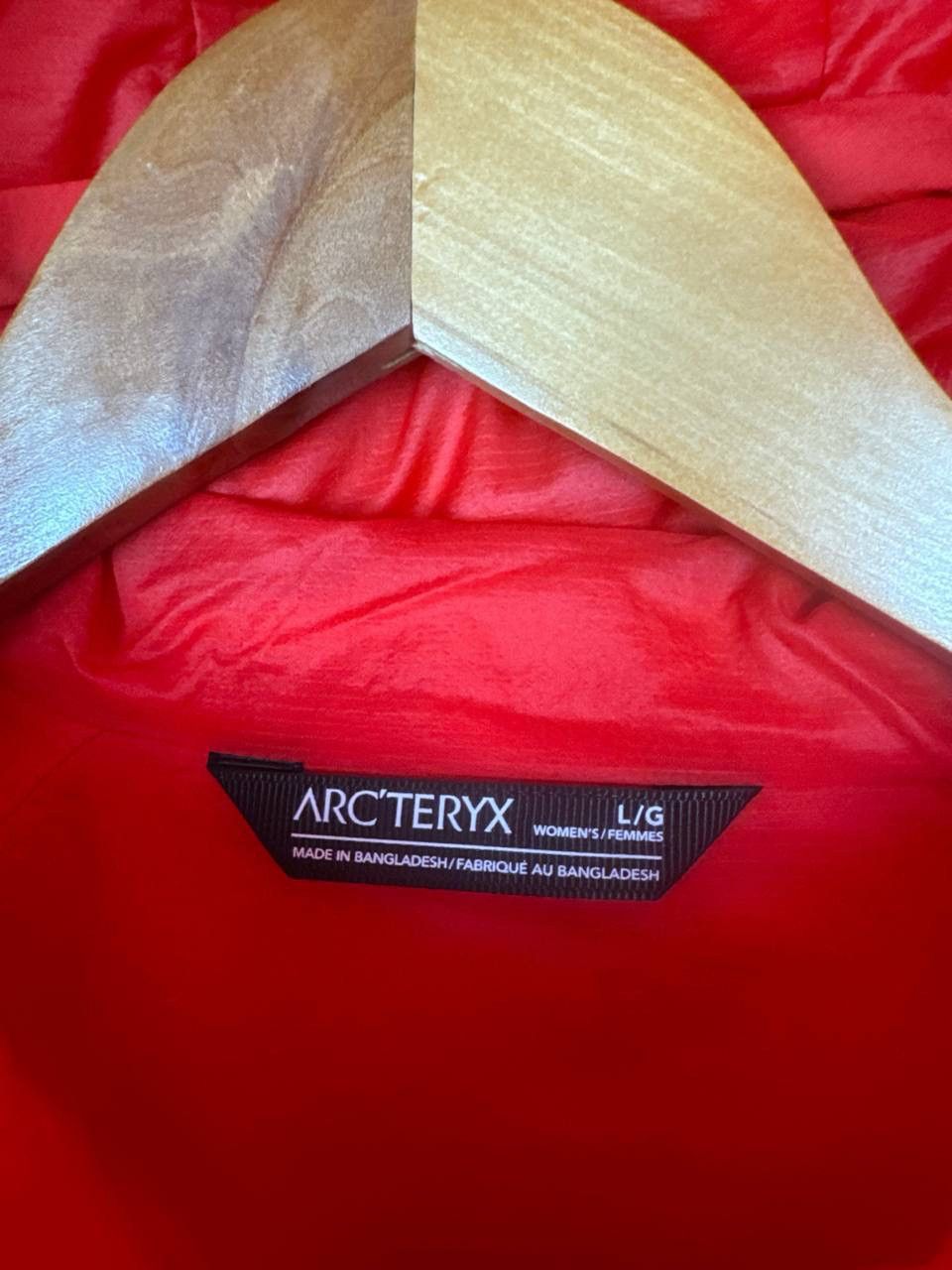 Arc'teryx Arc’teryx Atom LT Jacket Red Hooded Insulated Women Size US L / EU 52-54 / 3 - 7 Thumbnail