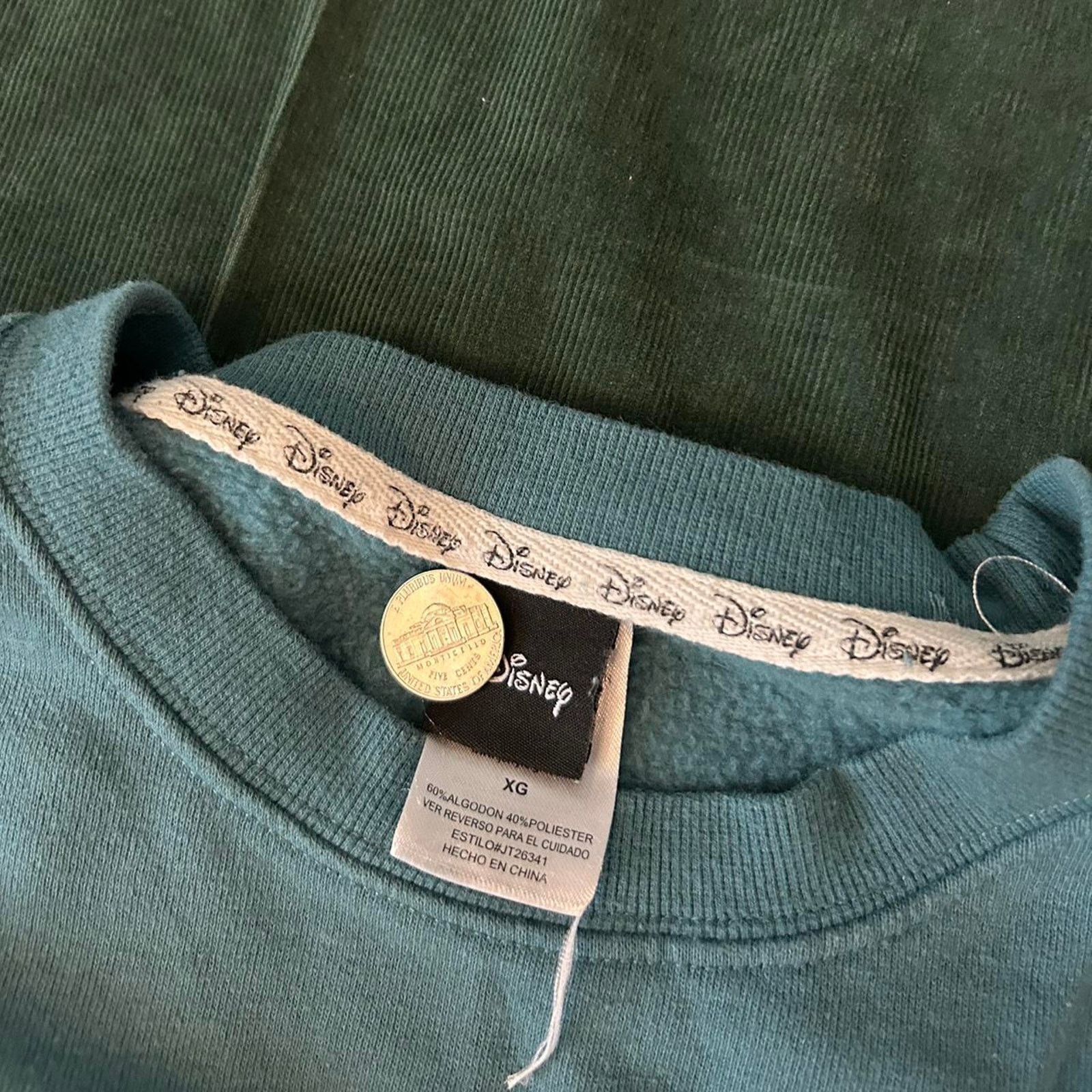 Disney Rare y2k winnie the pooh sweatshirt) Size XL / US 12-14 / IT 48-50 - 4 Thumbnail