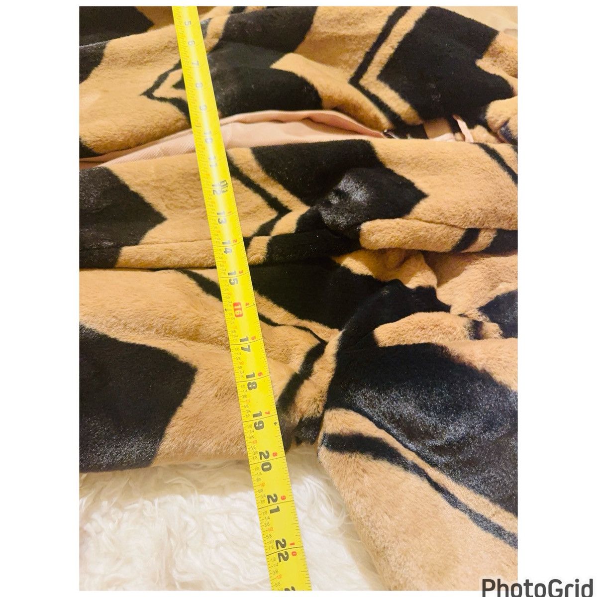 Banana Republic Banana Republic Faux Fur Coat with Leather Belt Size S / US 4 / IT 40 - 10 Thumbnail