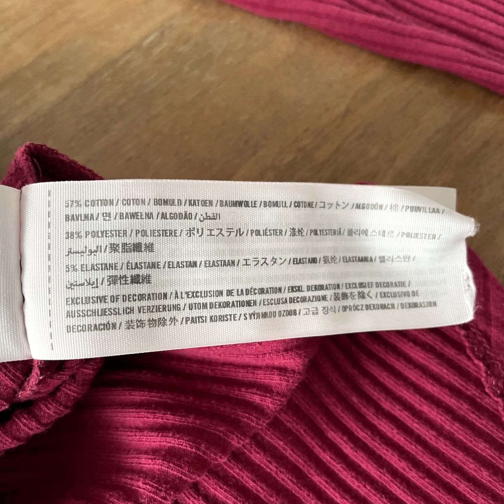 Abercrombie & Fitch VINTAGE Abercrombie & Fitch Top Womens XS Henley Ribbed Magenta Y2K Bella Swan Shirt Womens XS Magenta 90s Y2K Bella Swan Size XS / US 0-2 / IT 36-38 - 4 Thumbnail