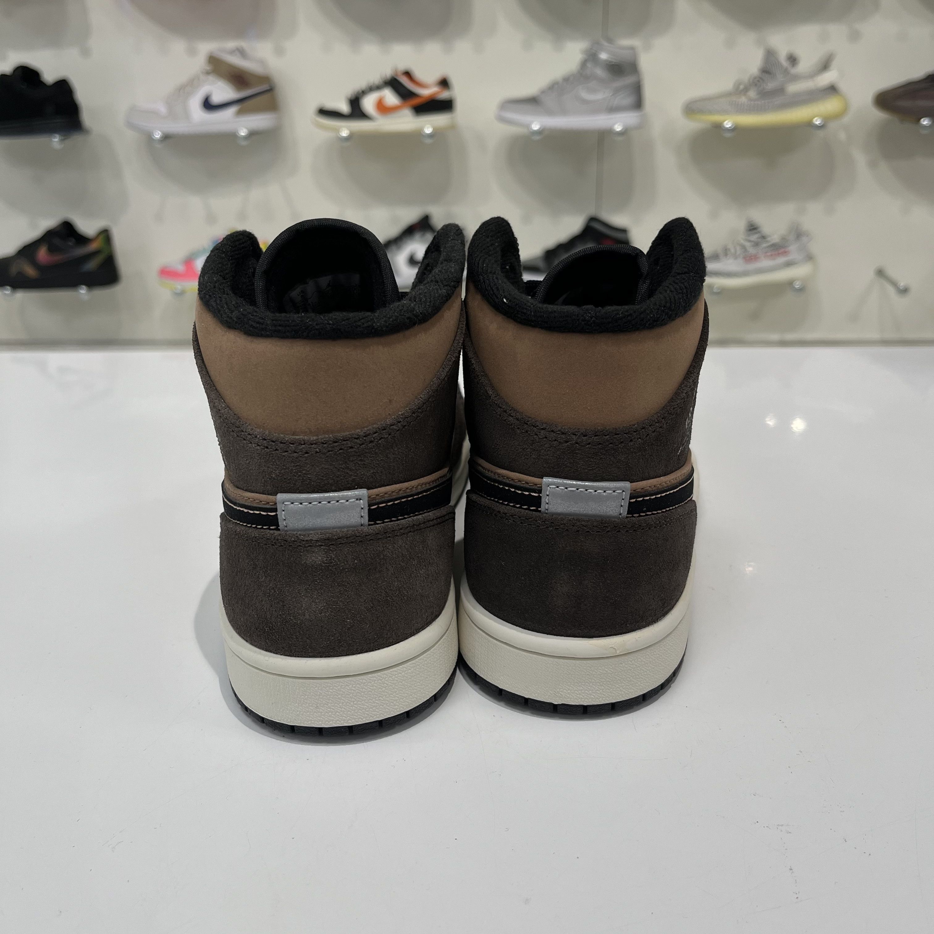 Nike Air Jordan 1 Mid SE Dark Chocolate Size US 8 / EU 41 - 3 Thumbnail