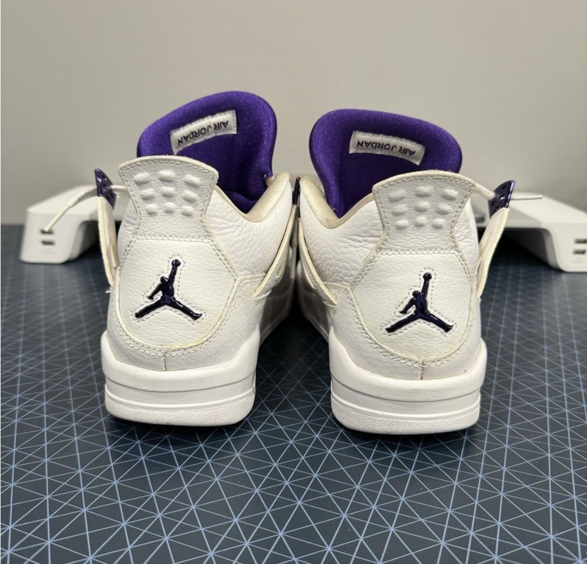 Jordan Brand Jordan 4 GS Purple Metallic Size US 7 / EU 40 - 4 Thumbnail