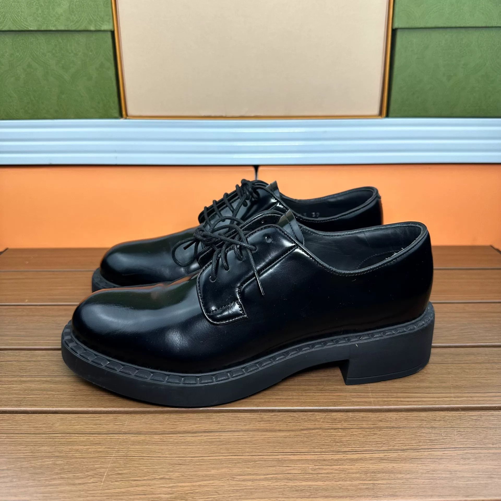 Prada Prada Lowtop Sneakers it_39 Women Size US 9 / IT 39 - 1 Thumbnail