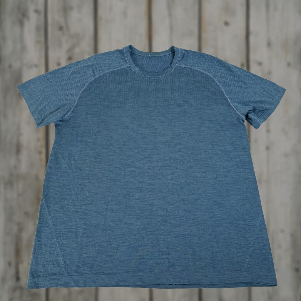 Lululemon Lululemon Mens XL Blue Metal Vent Tech Seamless Running Tee Performance Size US XL / EU 56 / 4 - 1 Thumbnail