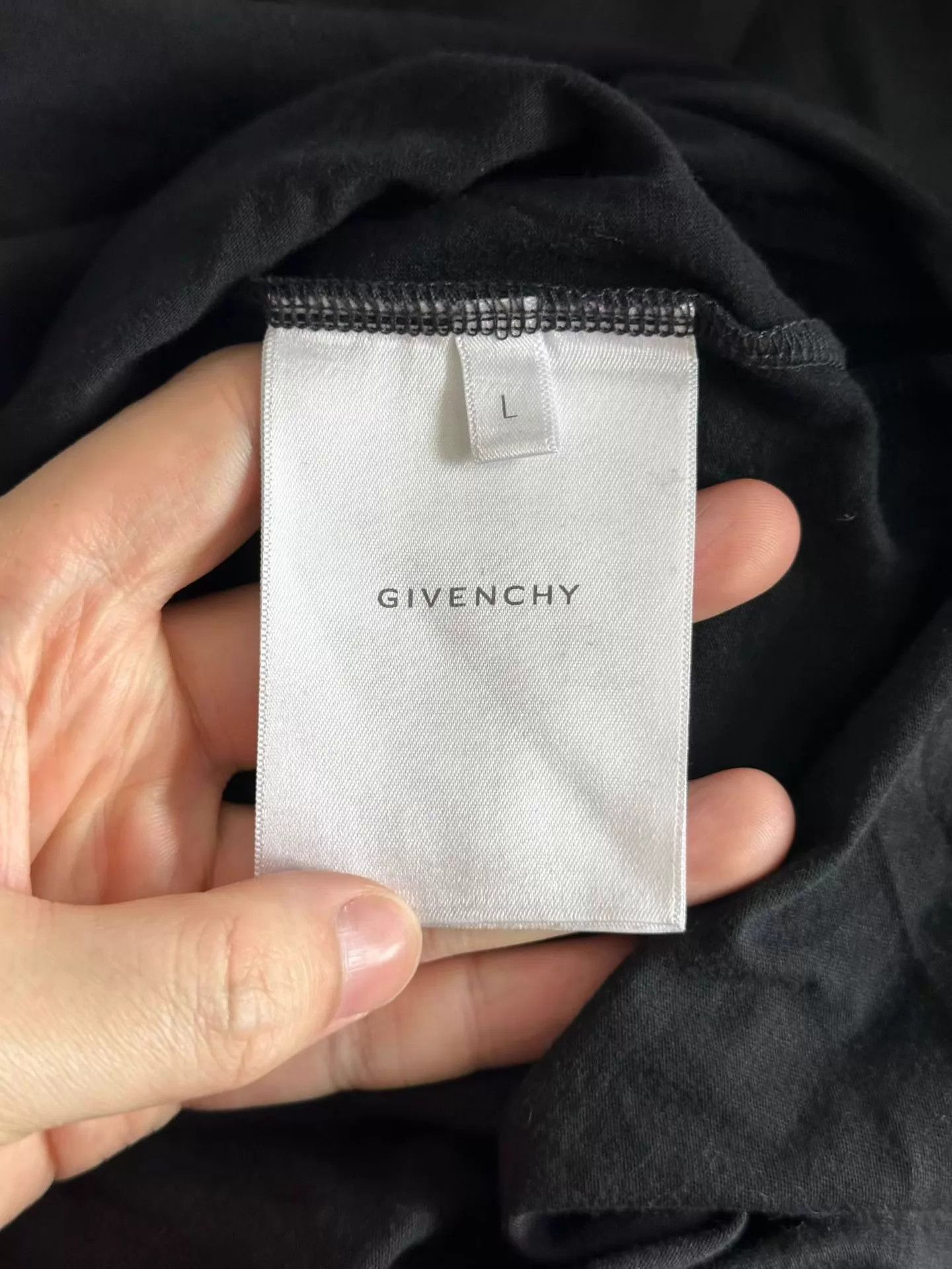 Givenchy Givenchy distressed short sleeve L 98 new Size US L / EU 52-54 / 3 - 4 Thumbnail