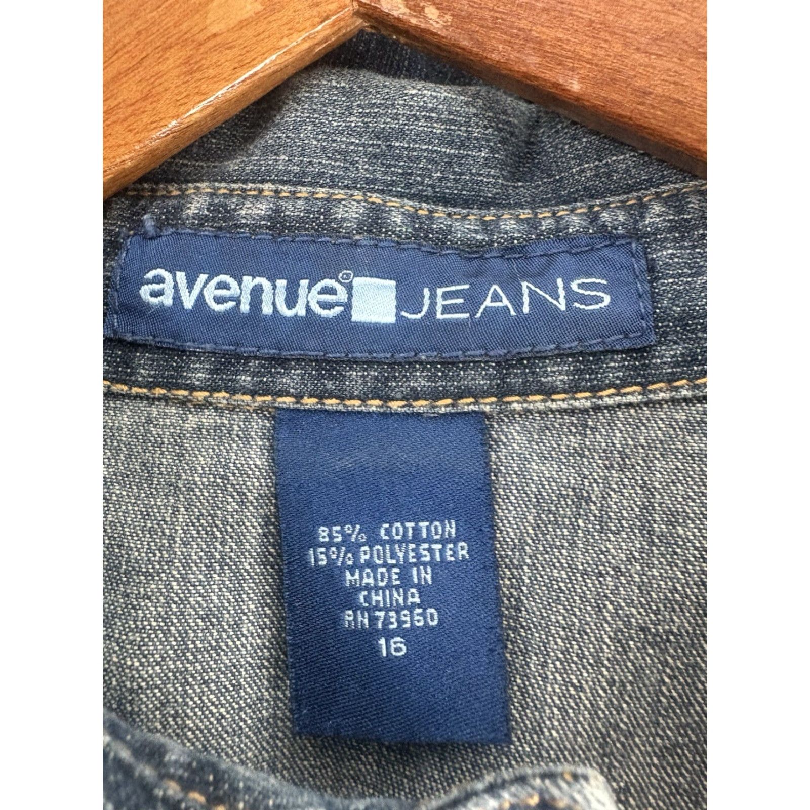 Avenue Avenue Jeans Dk Wash Maxi Dress Womens Size 16 Button Denim Cotton Polyester Belted Pockets Short Sleeve Collared Blue Retro 90s Classic Long Sleeve? Size 38" / US 16 / IT 52 - 7 Thumbnail