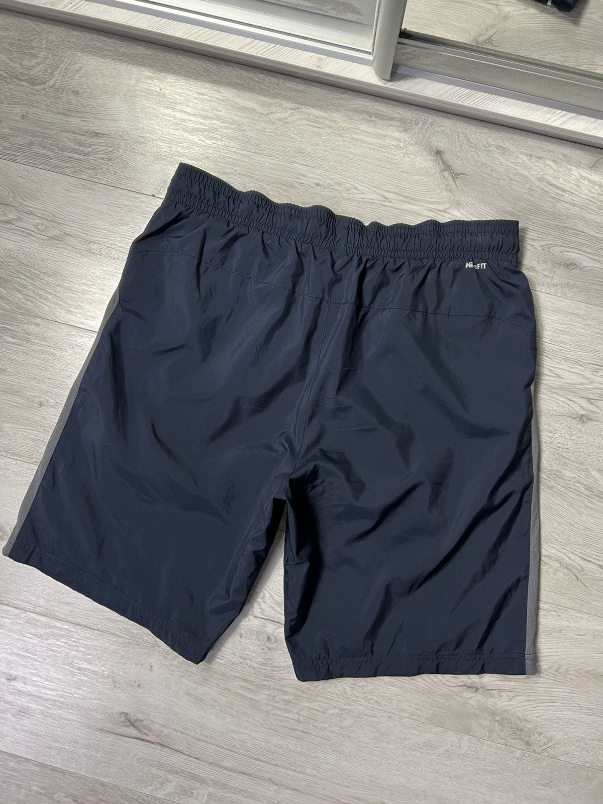 Nike × Vintage Vintage Nike Nylon Shorts Embroidered Swoosh Logo Size US 36 / EU 52 - 5 Thumbnail