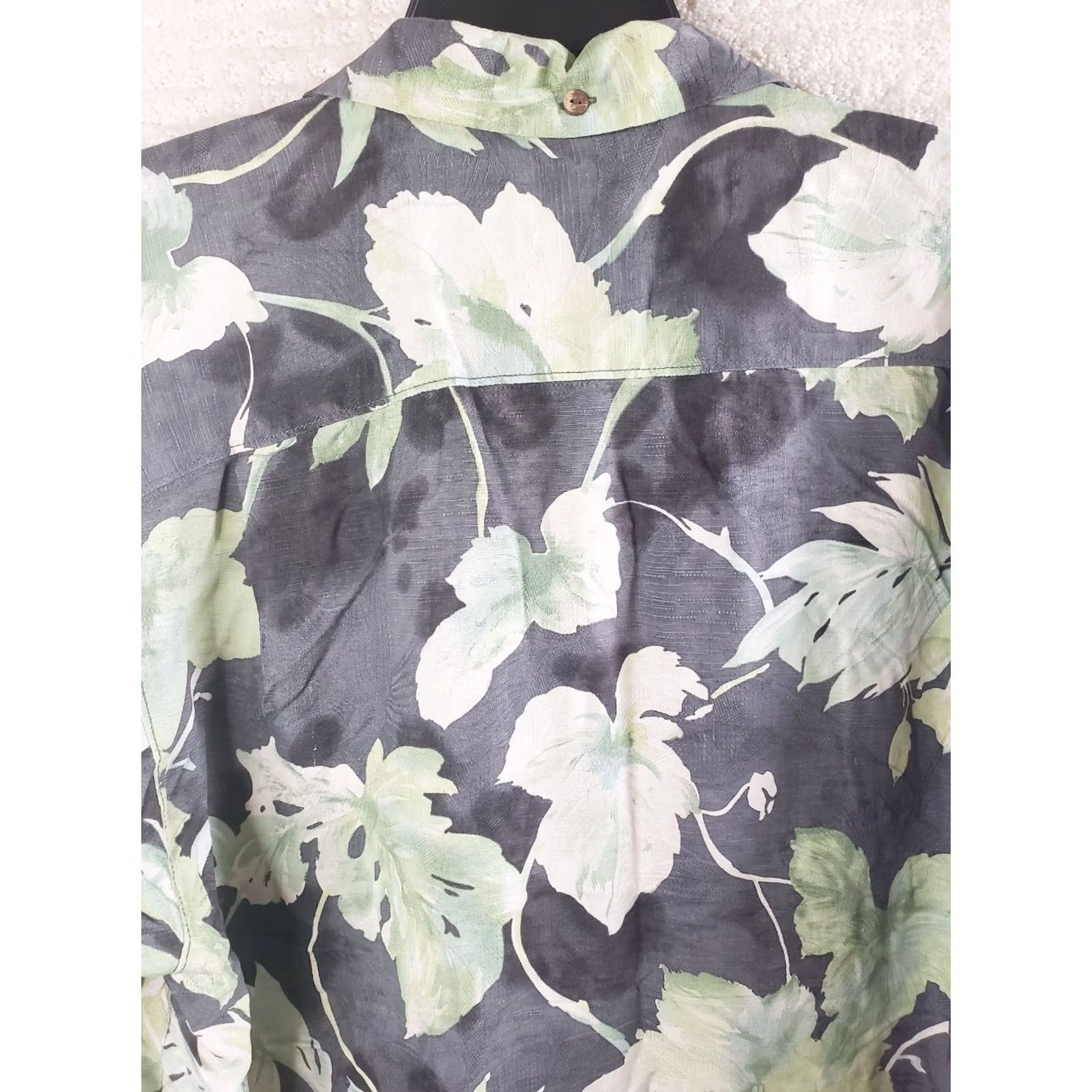 Tommy Bahama VINTAGE Tommy Bahama Mens XL Black Green FOILAGE 100% Silk Hawaiian Camp Shirt Size US XL / EU 56 / 4 - 7 Thumbnail