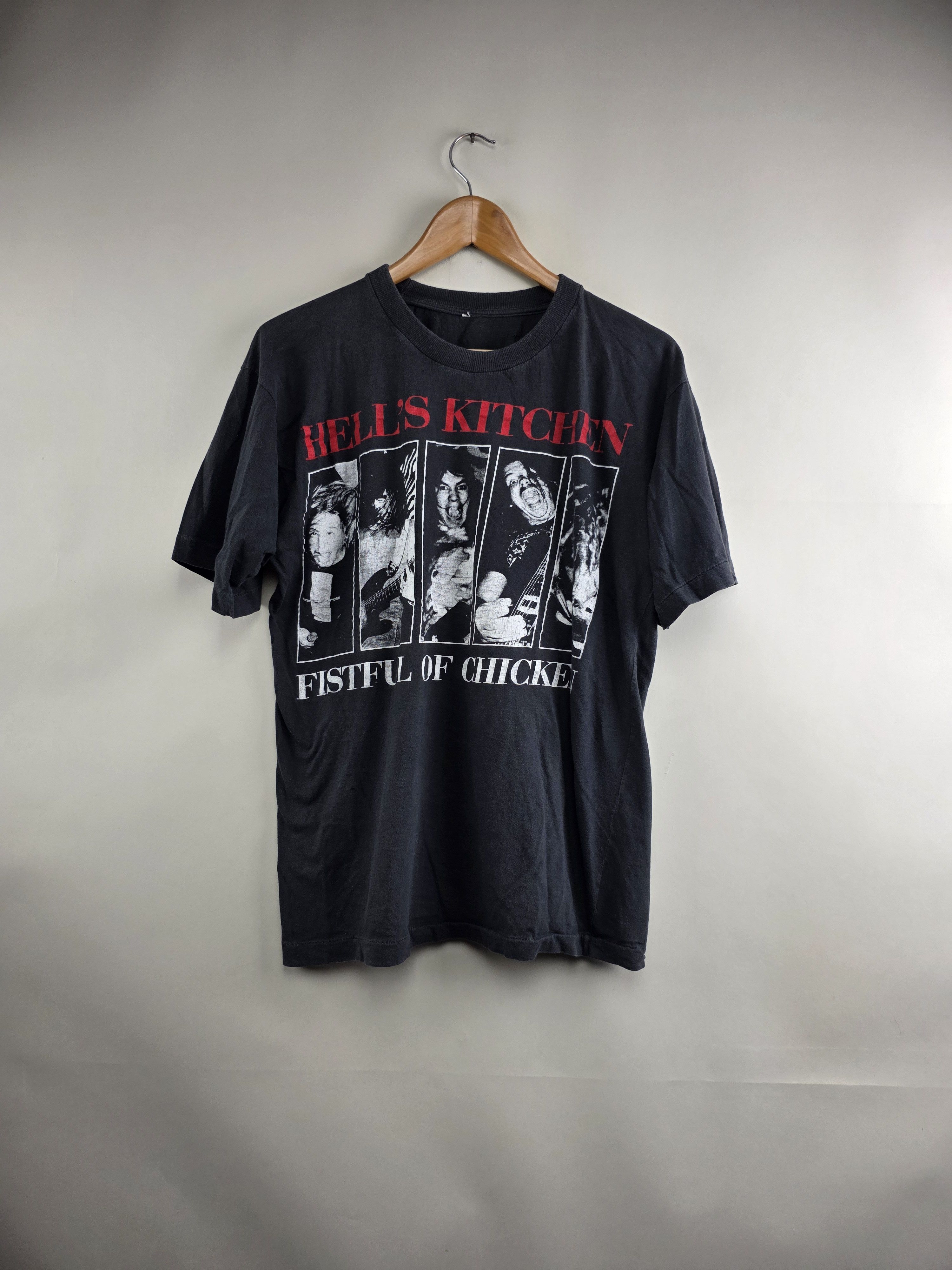 Band Tees × Vintage 90s Hell's Kitchen Fistful of chicken L 21" 26.5" Size US L / EU 52-54 / 3 - 1 Thumbnail