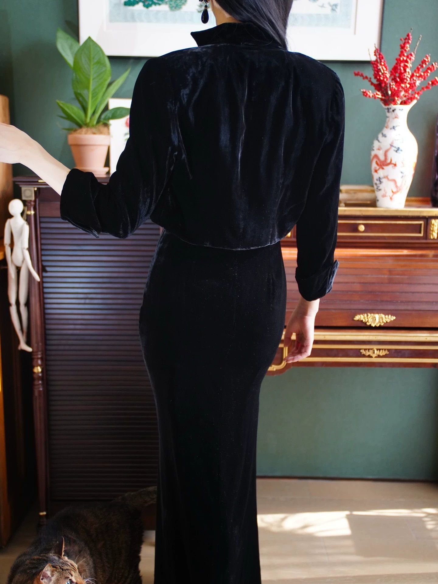 Other UK Vintage Black Velvet Beaded Halter Dress & Jacket Set Size SM Size S / US 4 / IT 40 - 7 Thumbnail
