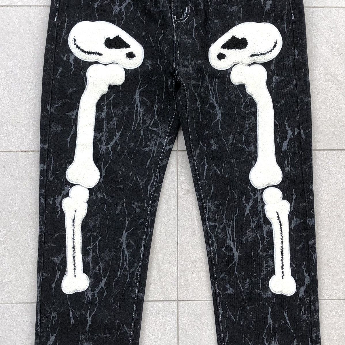 Japanese Brand Japanese Black Bone Print Zipper-Pocketed Casual Punk Jeans Size US 36 / EU 52 - 3 Thumbnail