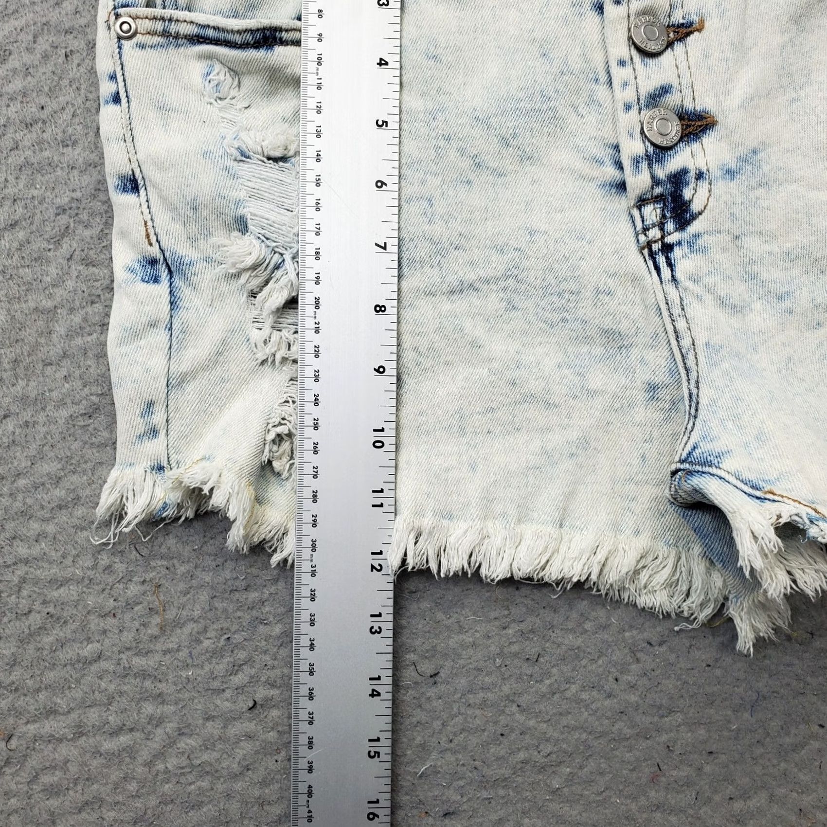 Vintage Harper Women Shorts 28 Blue Denim Stretch Raw Hem Distressed Button Fly - Vintage? No Size 28" / US 6 / IT 42 - 3 Thumbnail
