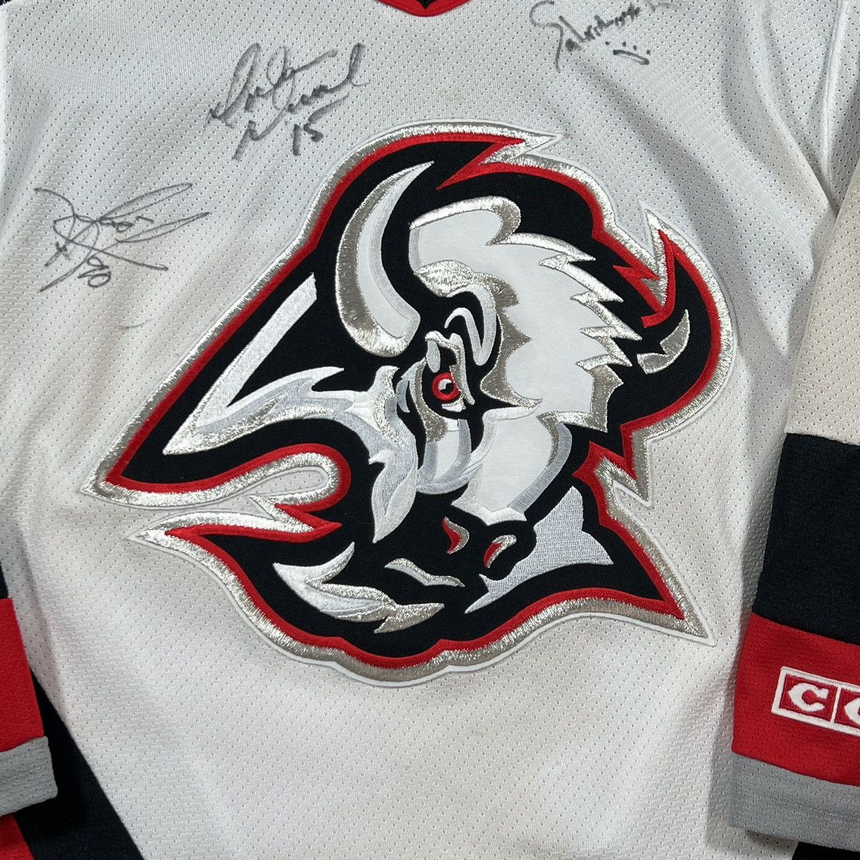 Ccm × Vintage Vintage 90s CCM Buffalo Sabres Sabretooth Hockey Jersey Size US S / EU 44-46 / 1 - 2 Thumbnail