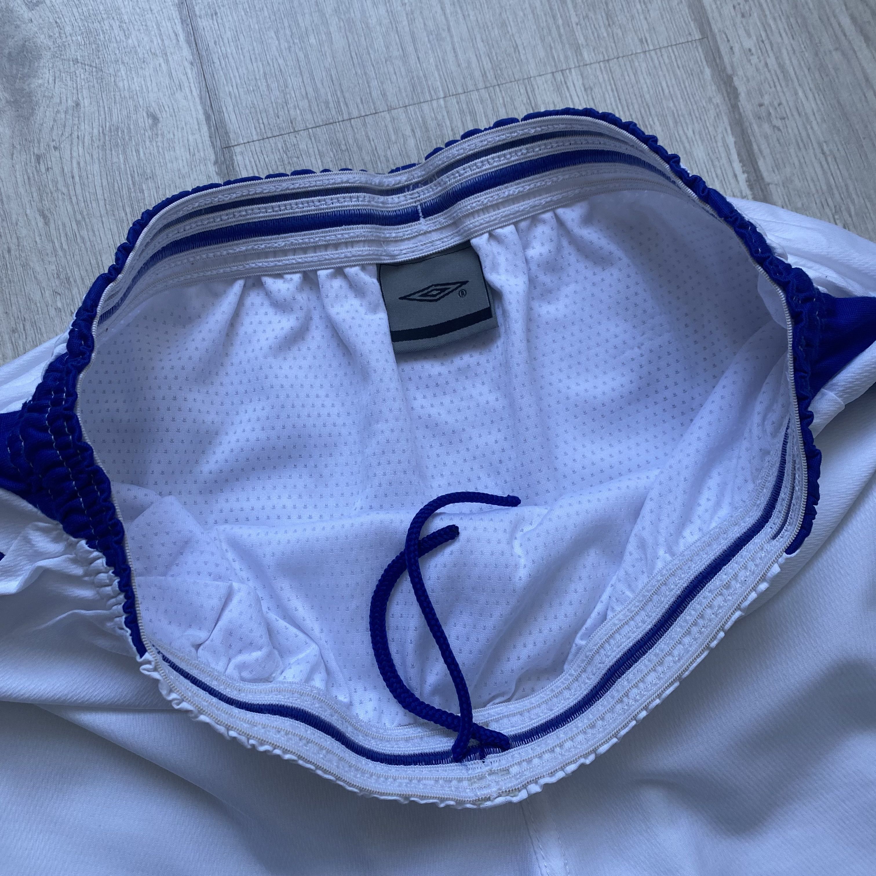 Umbro ⚽️ Vintage Everton FC Umbro Soccer football shorts football Size US M / EU 48-50 / 2 - 5 Thumbnail