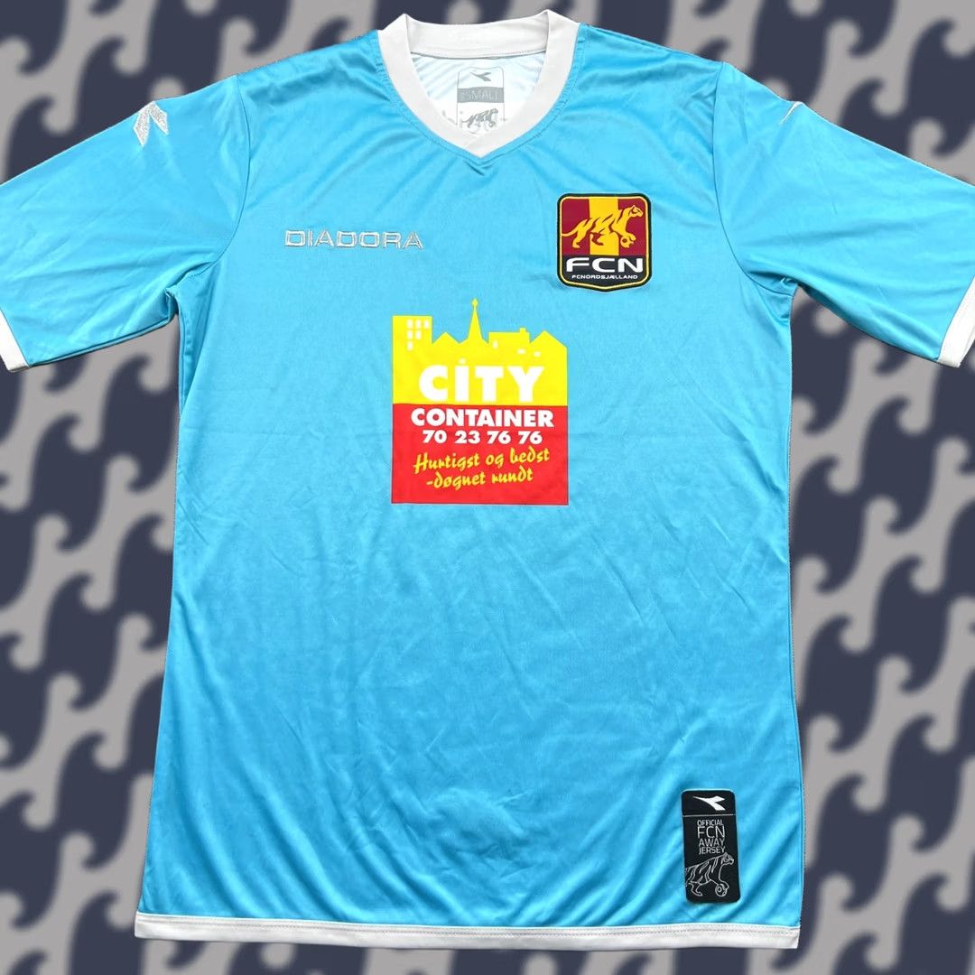 Diadora Diadora Nordsjaelland 2013 2014 Away Mens Football Jersey Shirt Small S Blue Circa 2010s Sports Football Moisture Wicking Quick Dry Jersey Mens Size US S / EU 44-46 / 1 - 1 Thumbnail
