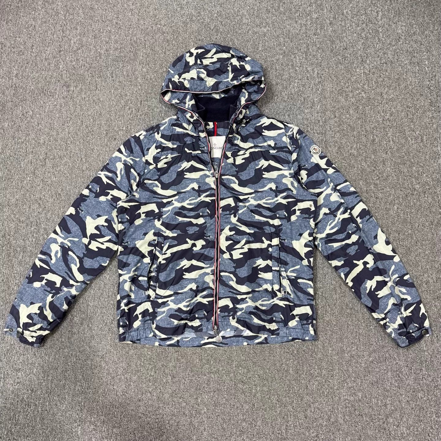 Moncler Moncler Blue Camo Nylon Hooded Jacket Size 3 Size US L / EU 52-54 / 3 - 1 Thumbnail