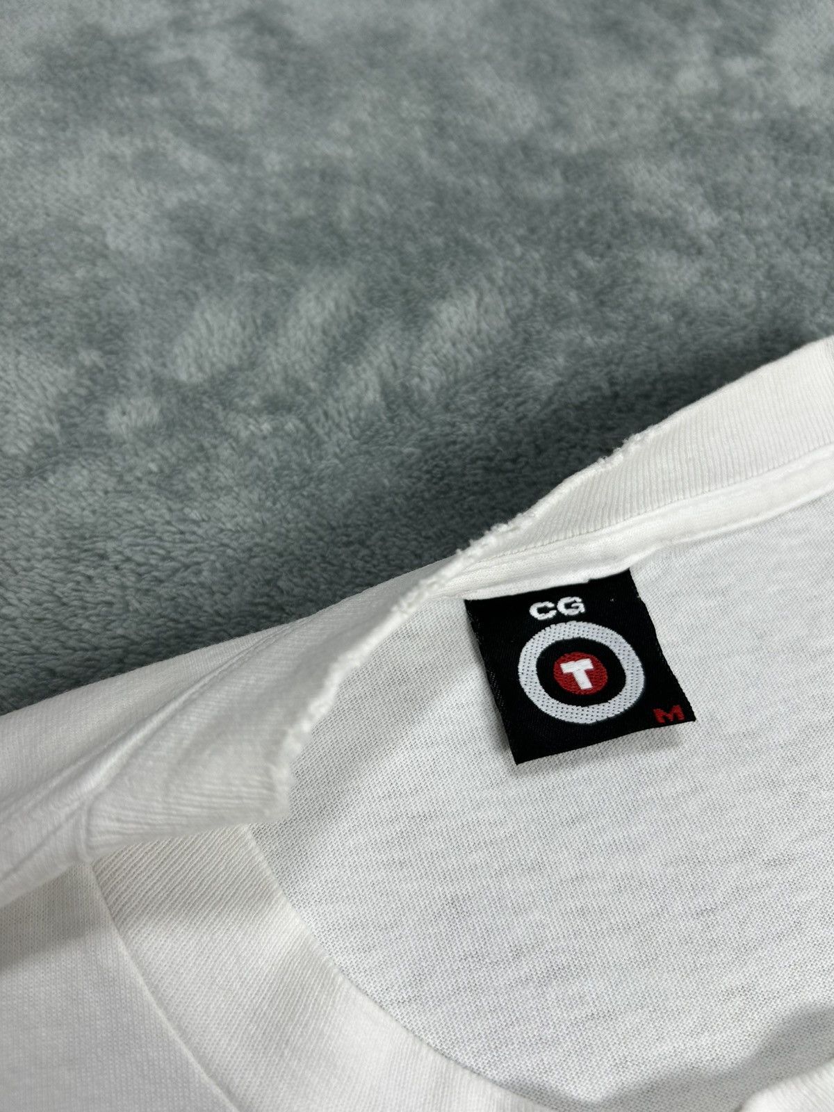 Vintage Vintage CG Design Photo T-Shirt Size US M / EU 48-50 / 2 - 5 Thumbnail