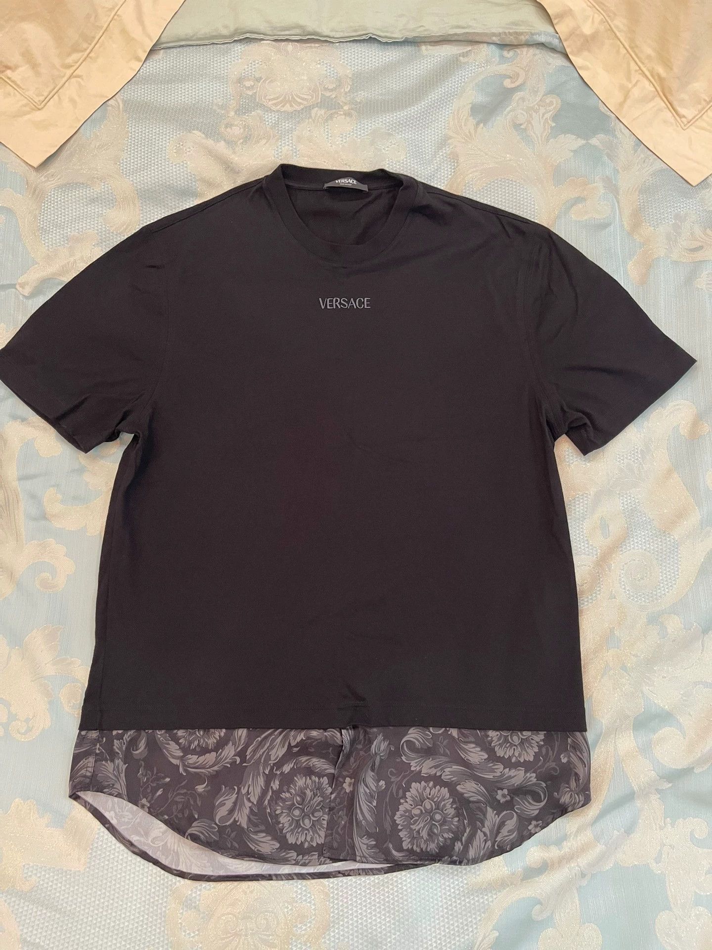 Versace Versace 2024 Embroidered Logo SilkBaroque Tee S(L) Size US S / EU 44-46 / 1 - 1 Thumbnail