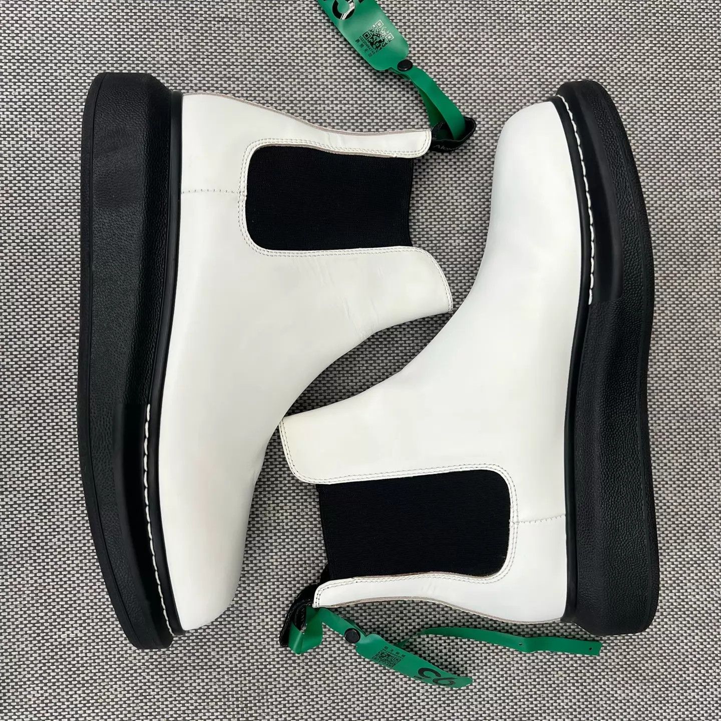 Alexander McQueen Alexander McQueen Black & White Chelsea Boots 40 Size US 7 / EU 40 - 3 Thumbnail