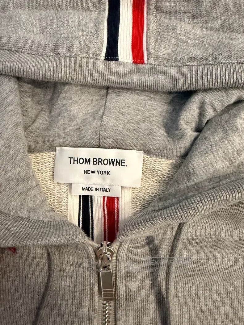 Thom Browne Thom Browne Back center stripe decorative zipper hooded sw Size S / US 4 / IT 40 - 3 Thumbnail