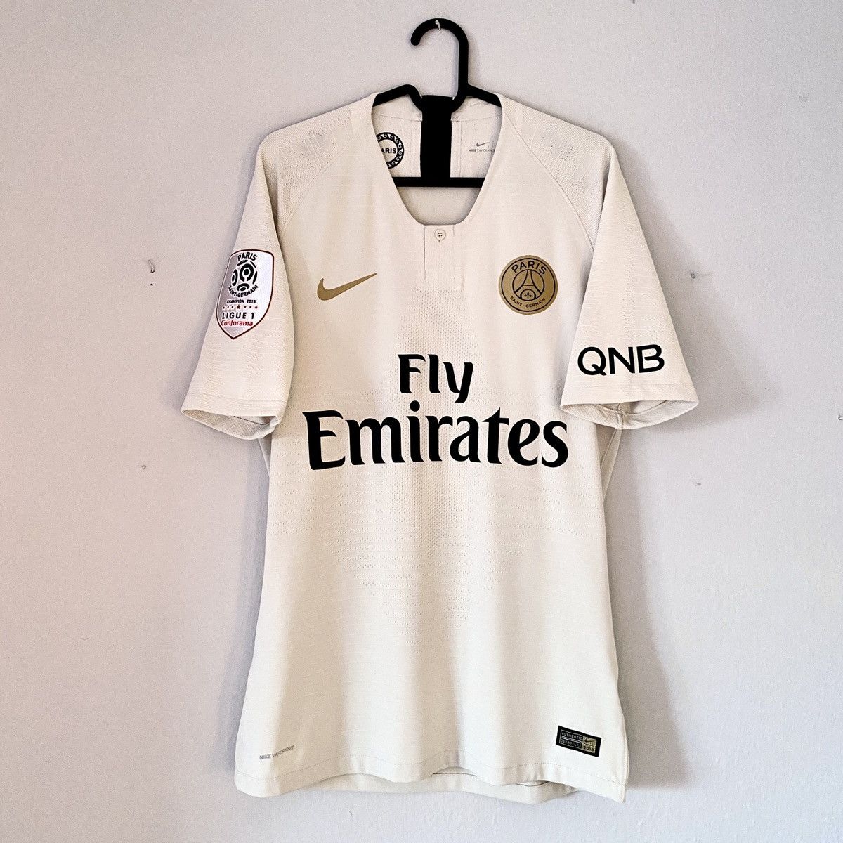 Jordan Brand × Nike 2018 2019 GAME ISSUE PSG Mbappe Nike Away Kit Soccer Jersey Size US M / EU 48-50 / 2 - 4 Thumbnail