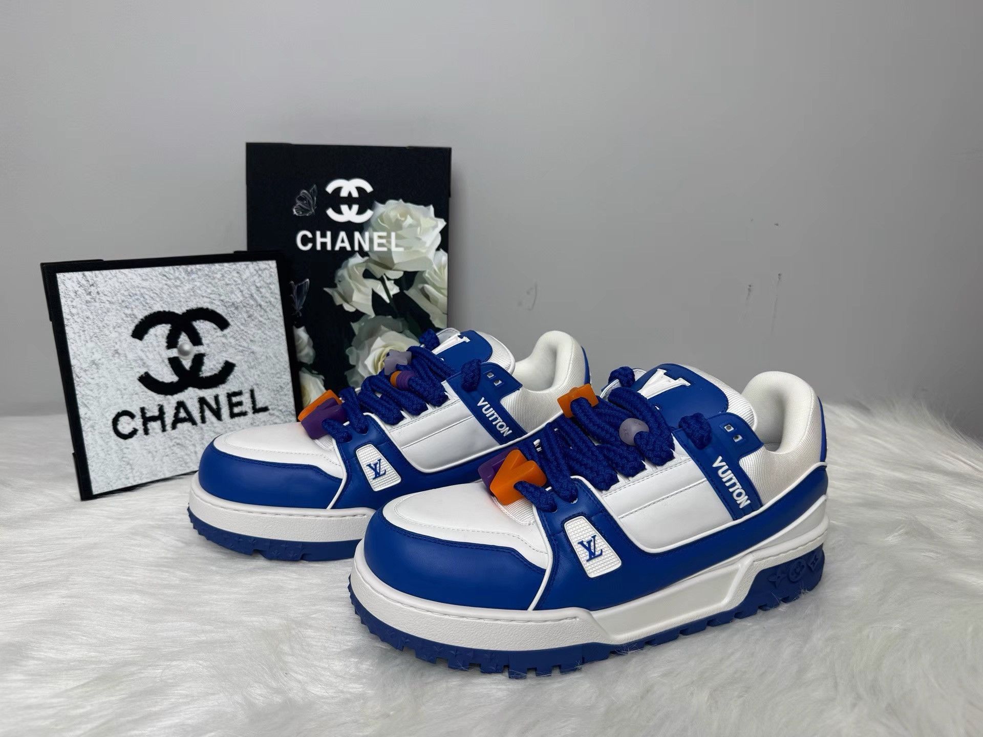 Louis Vuitton Louis Vuitton Trainer Maxi Puffy Sneakers K36 Size US 10 / EU 43 - 1 Thumbnail
