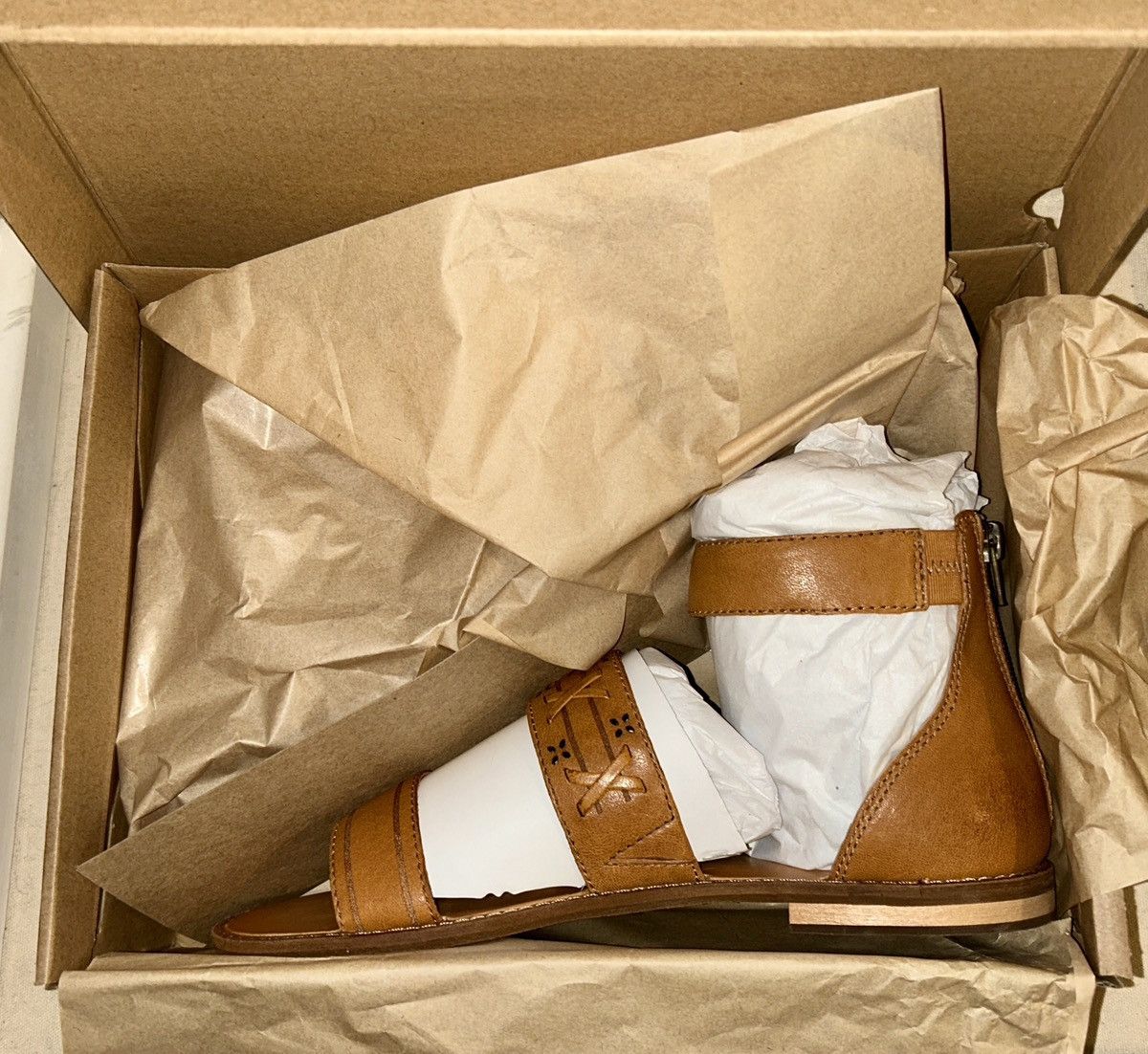 Frye Frye & Co “Evie” Leather Whipstitch Sandal Size 9 Size US 9 / IT 39 - 10 Thumbnail