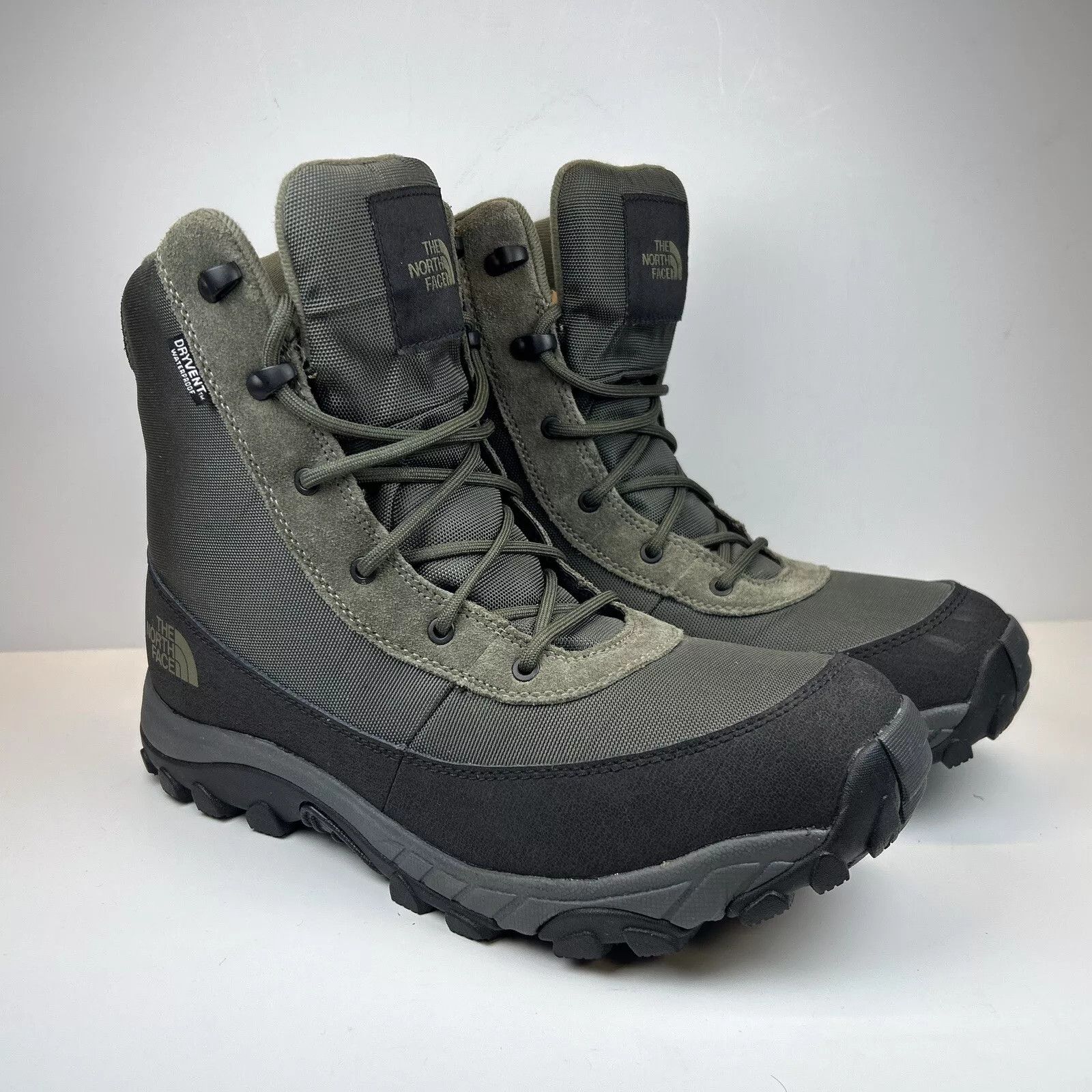 WORN ONCE-The North Face Men's Chilkat Nylon II