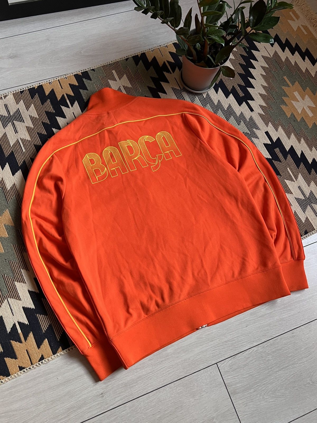 Vintage Vintage Nike Barcelona Track Top Blockcore Jacket Size US L / EU 52-54 / 3 - 7 Thumbnail