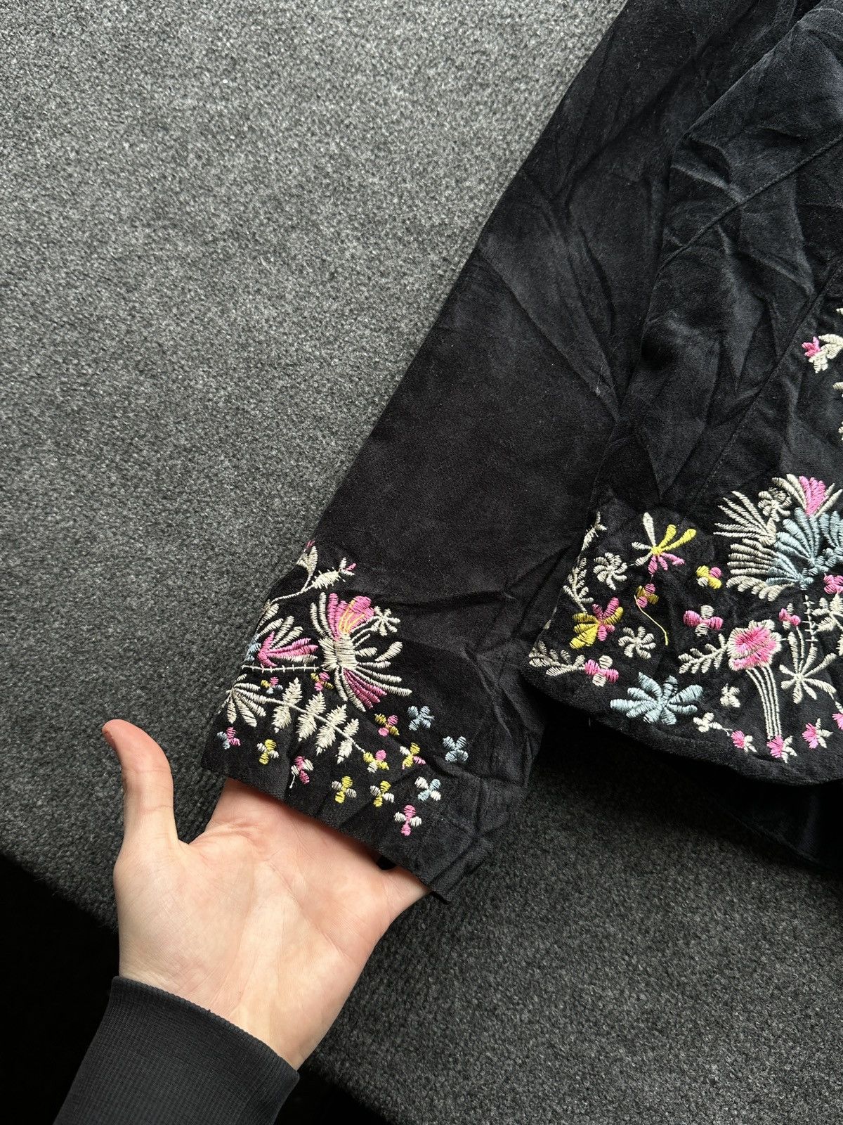 Moschino ARCHIVE 🚨 WOMEN MOSCHINO BLACK OVERLOGO FLOWERS LUXURY VNTG Size S / US 4 / IT 40 - 3 Thumbnail