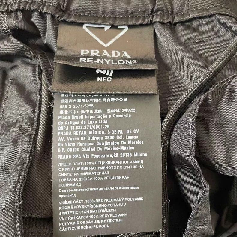 Prada PRADA Black Functional Nylon Cargo Shorts -2505 Size US 44 / EU 60 - 4 Thumbnail