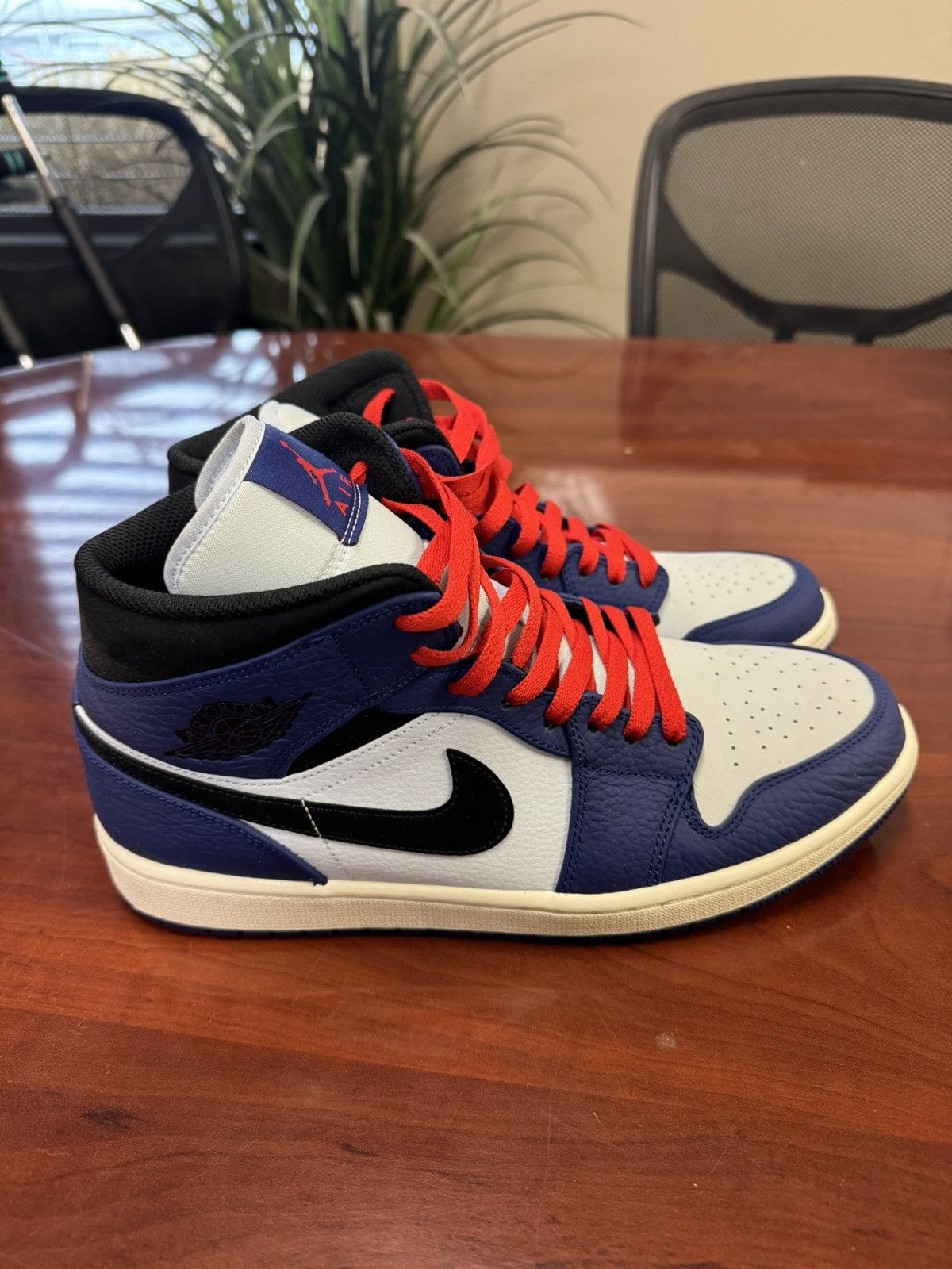 Jordan Brand Jordan 1 Mid Deep Royal Blue Size US 11 / EU 44 - 3 Thumbnail