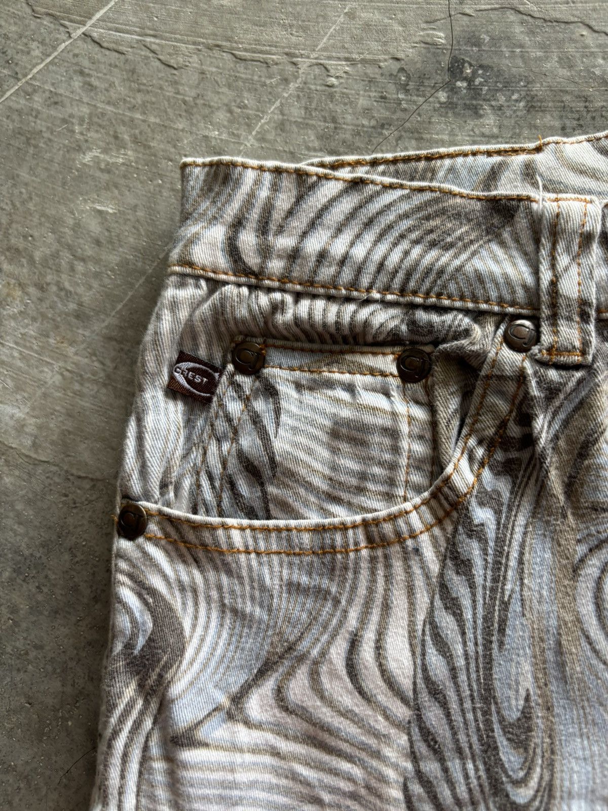 Other flared crest jeans zebra illusion art cavalli inspired Size US 28 / EU 44 - 7 Thumbnail