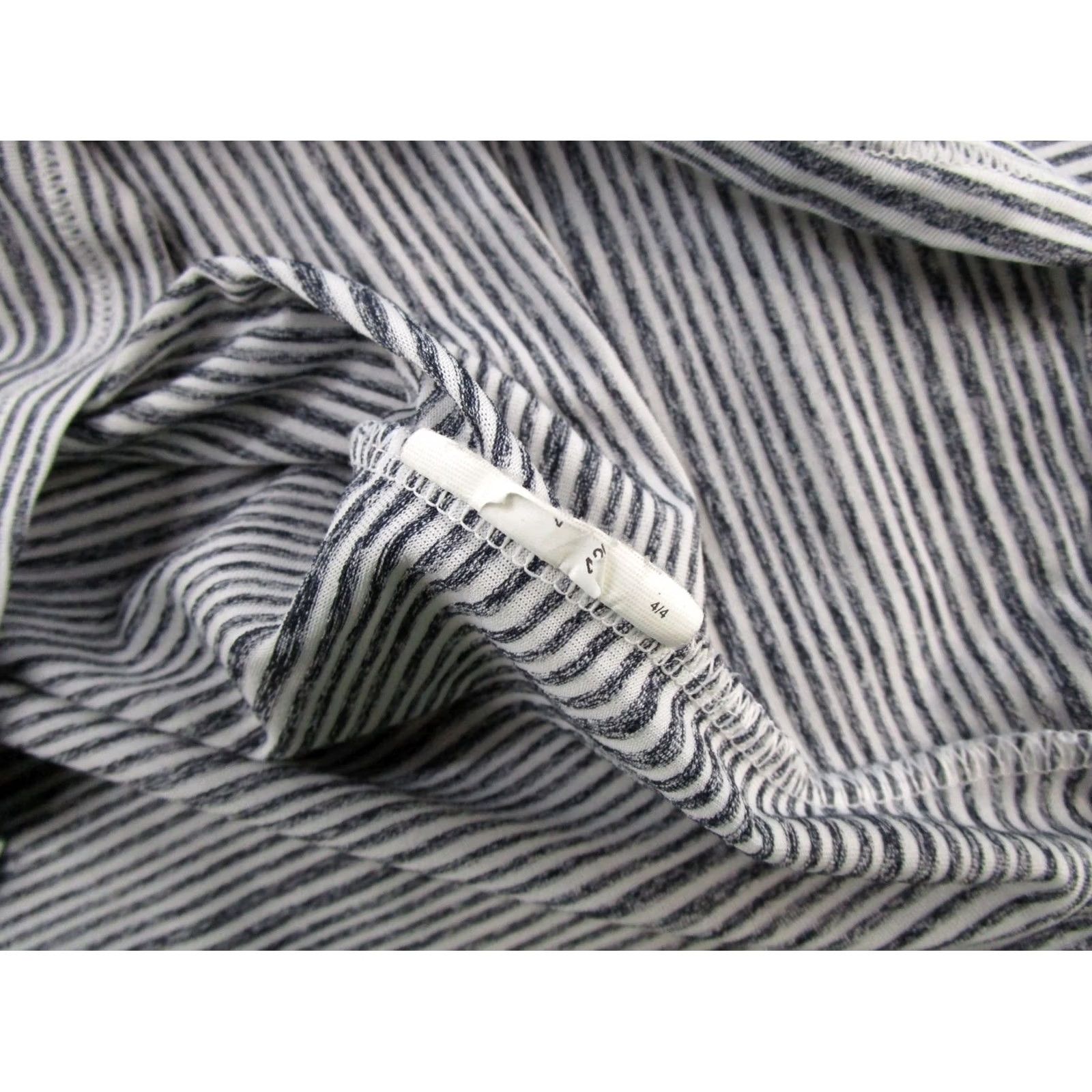 Under Armour Under Armour Striped Blue White Long Sleeve Collared Shirt Womens Size M Size M / US 6-8 / IT 42-44 - 3 Thumbnail