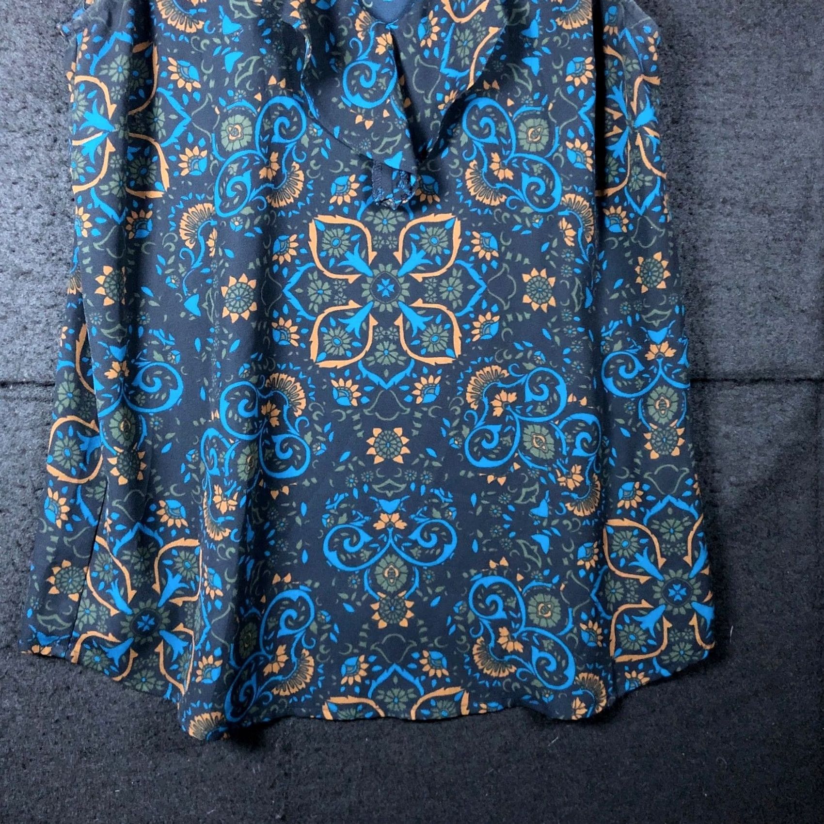 Banana Republic Banana Republic Blouse Blue Multi Ruffle V Neck Sleeveless Small Womens Shirt Size S / US 4 / IT 40 - 3 Thumbnail