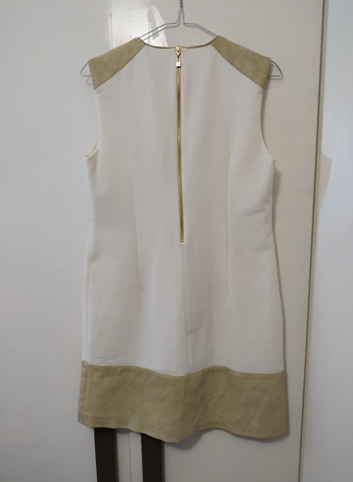 Pinko Pinko ecru dress, mid length back zipper US8 Size M / US 6-8 / IT 42-44 - 4 Thumbnail